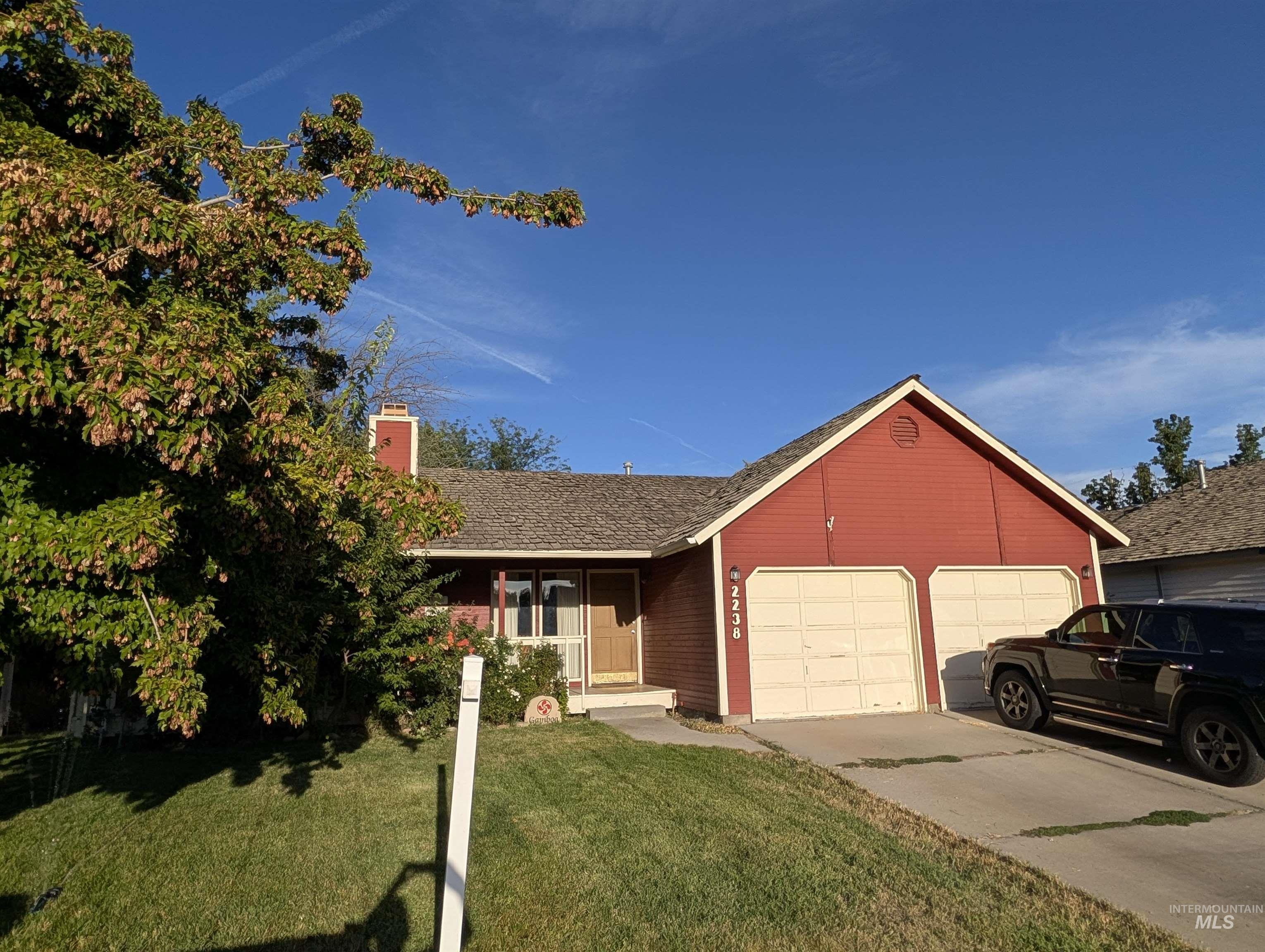 2238 N Siesta Way Property Photo 1