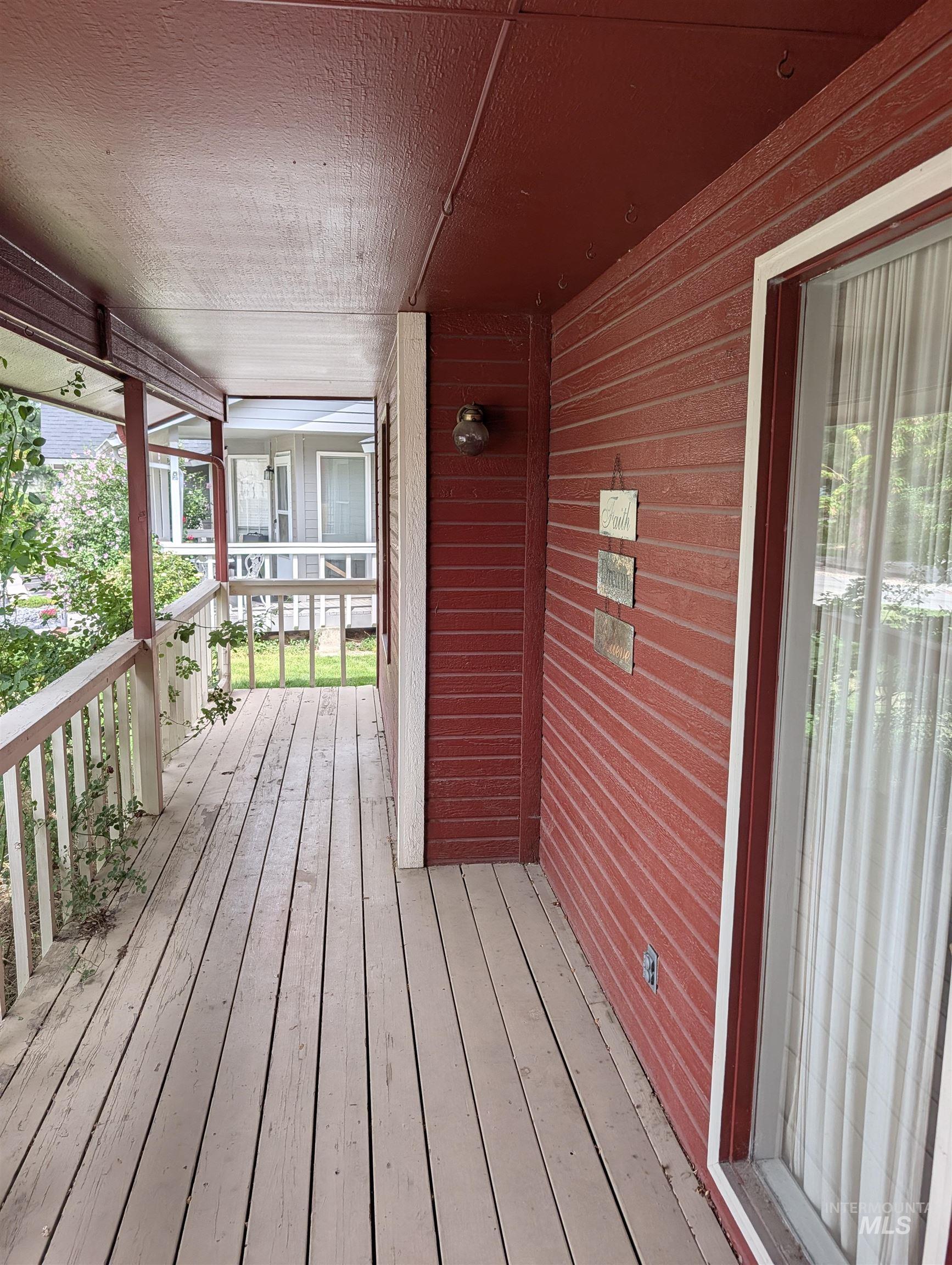 2238 N Siesta Way Property Photo 2