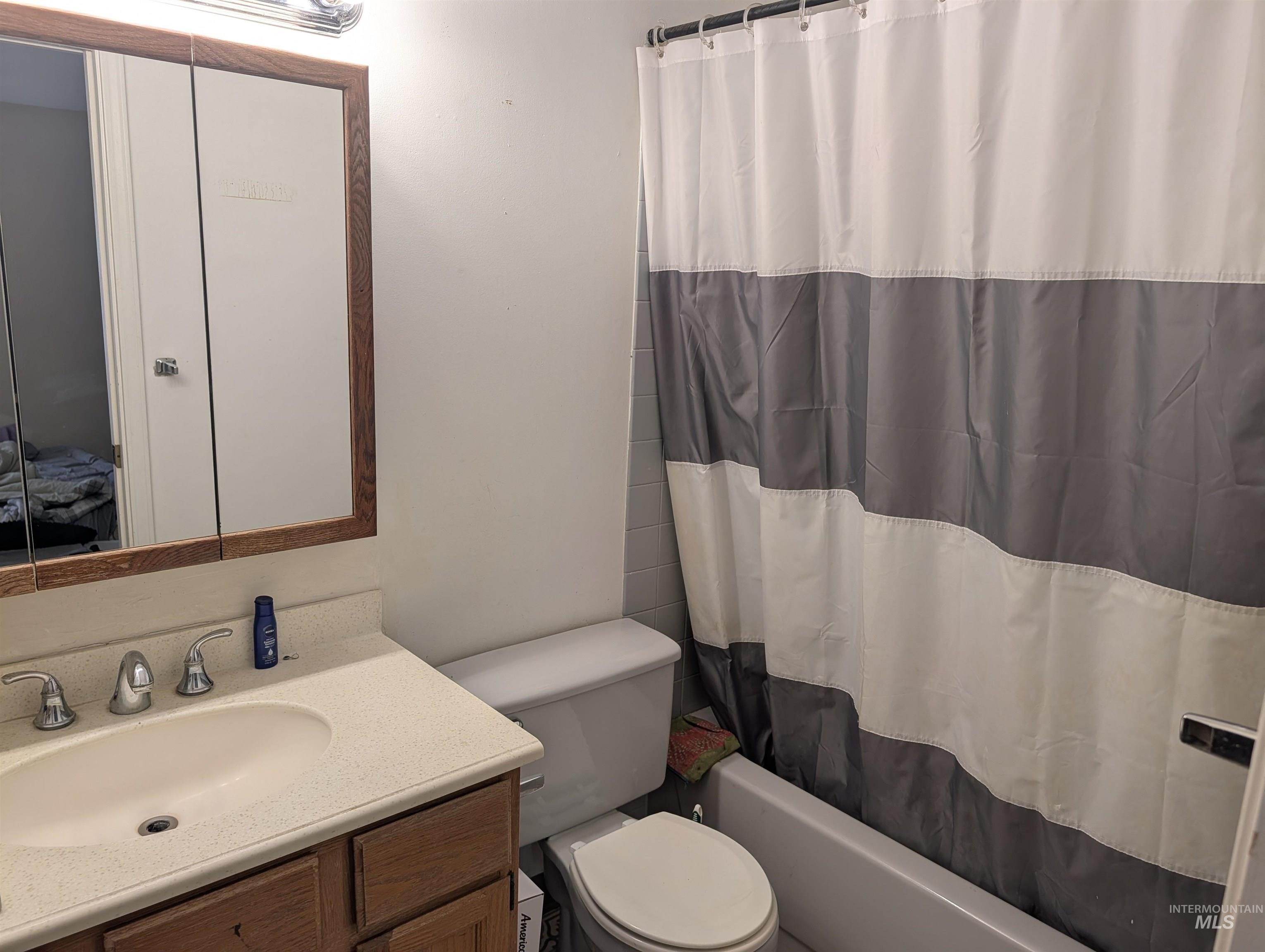 2238 N Siesta Way Property Photo 7
