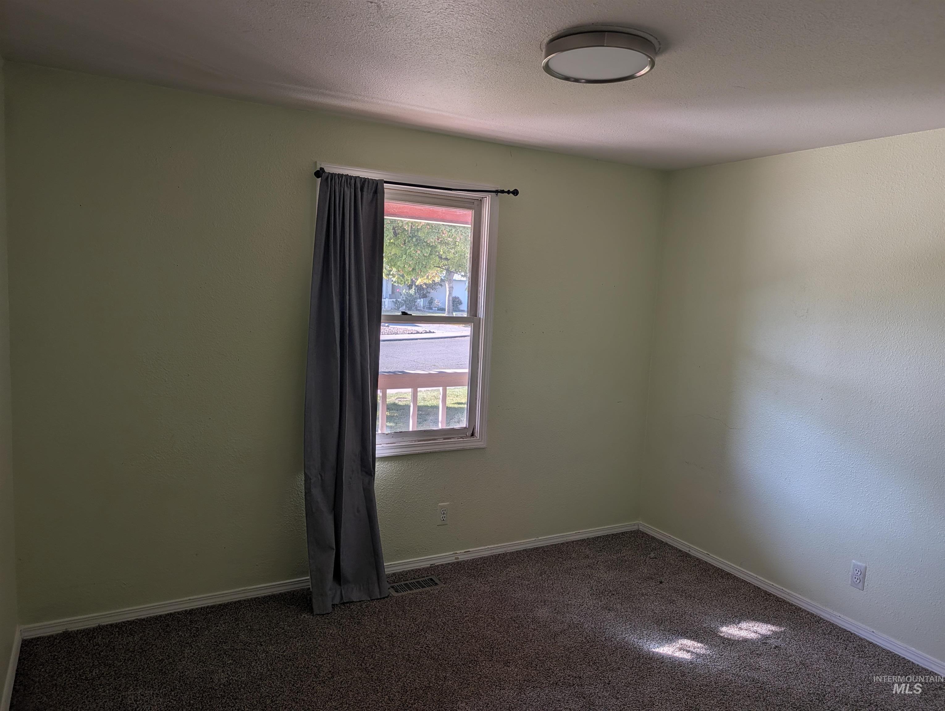 2238 N Siesta Way Property Photo 8