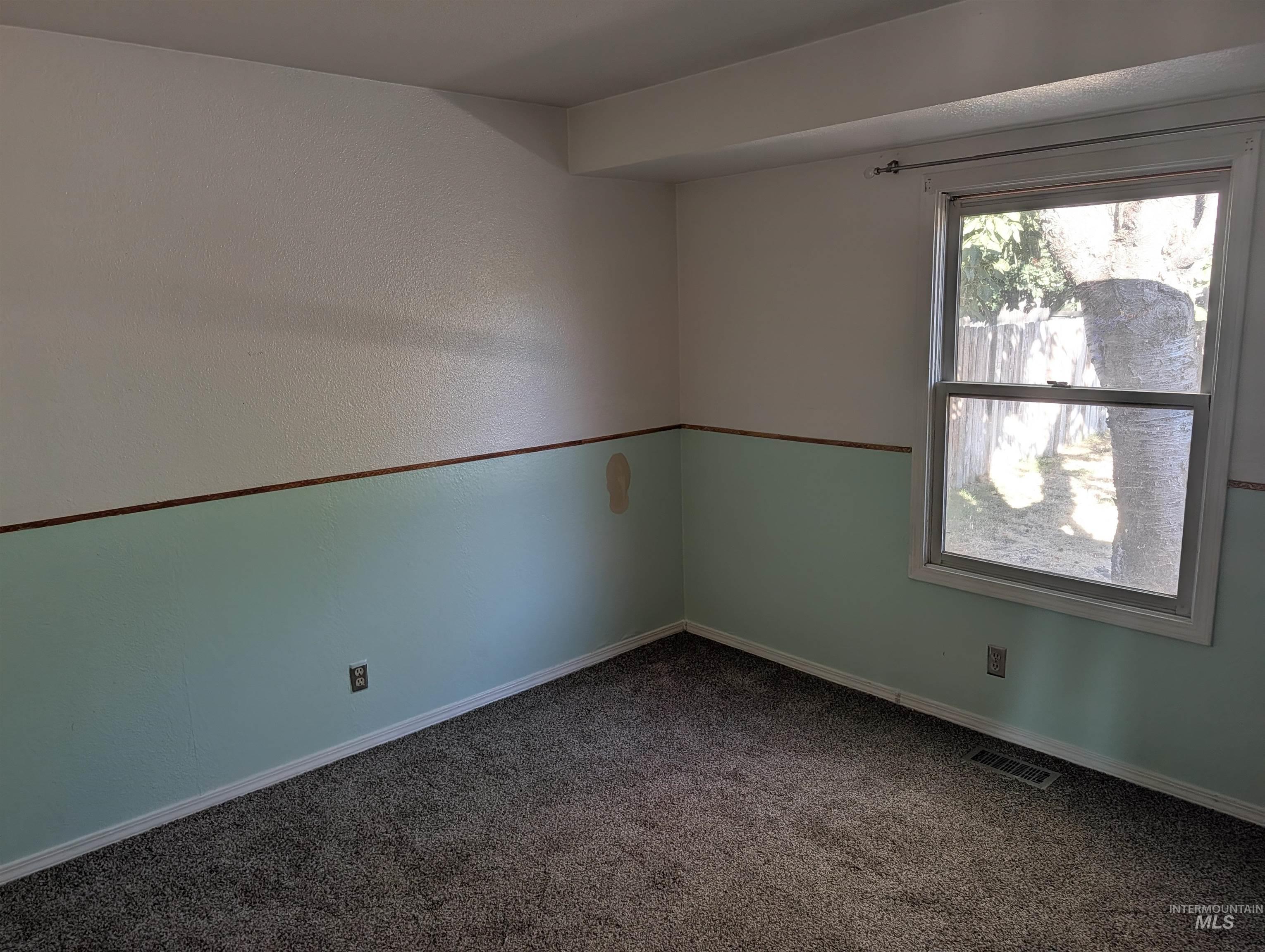 2238 N Siesta Way Property Photo 9