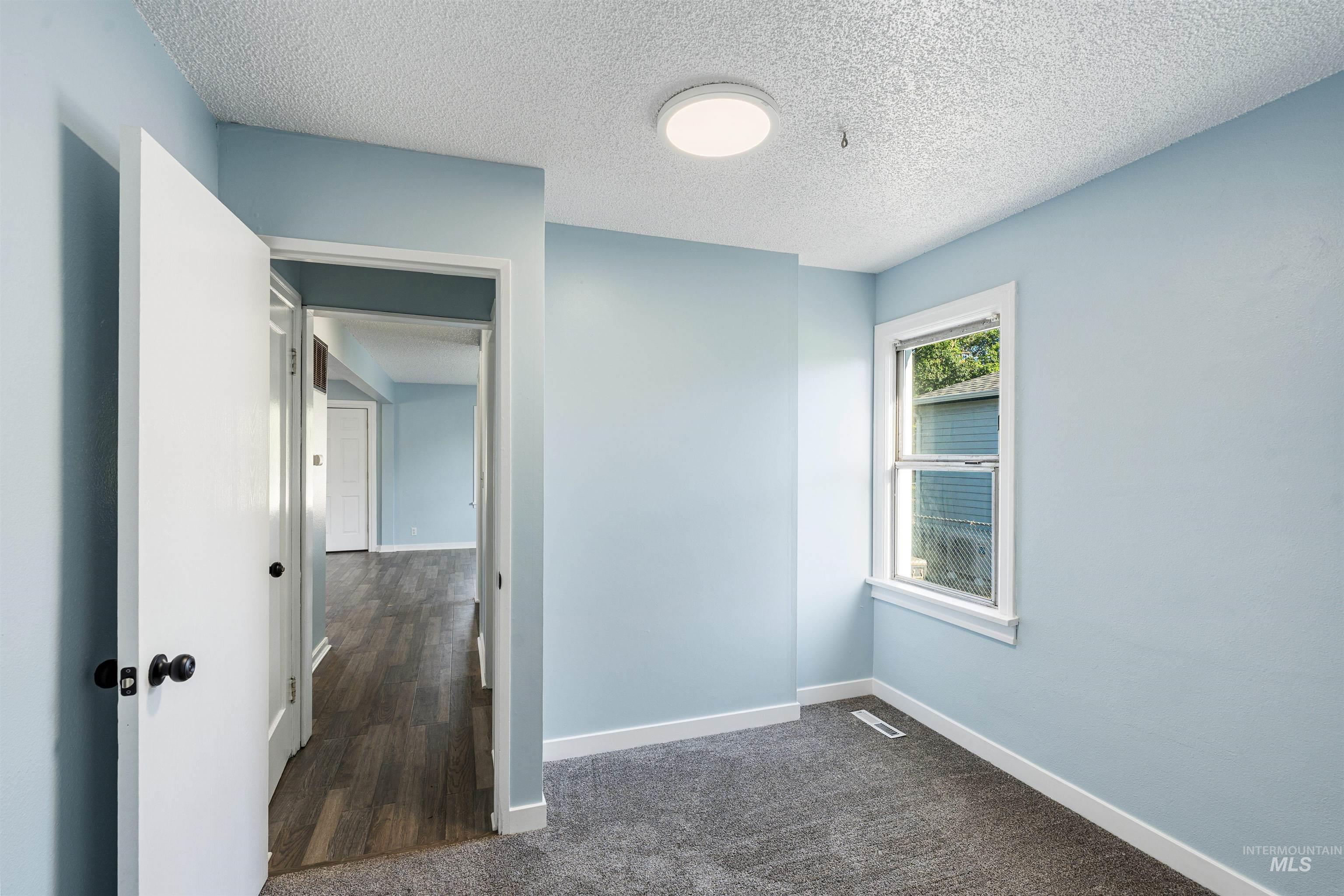 722 3rd St Property Photo 12