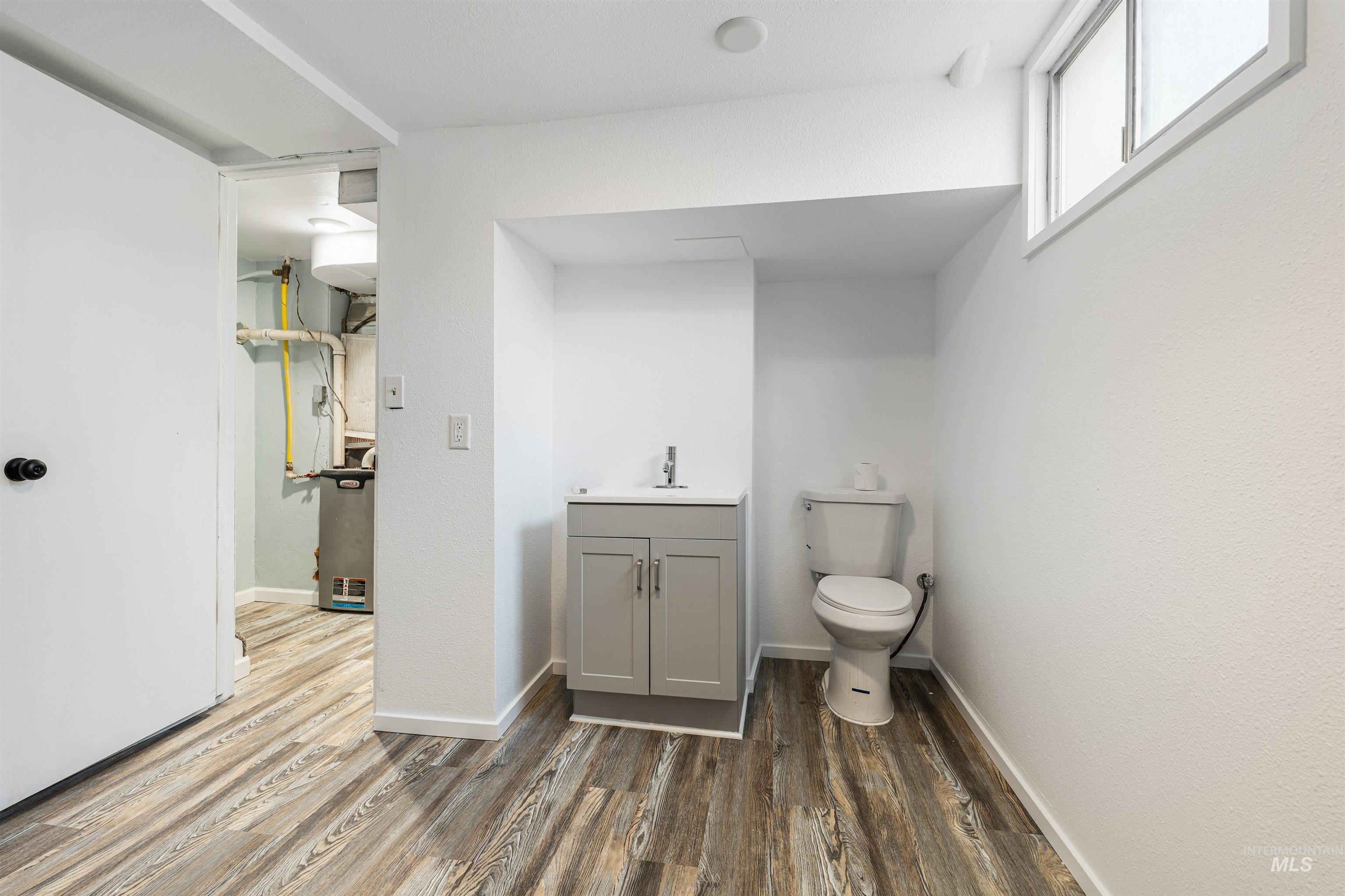722 3rd St Property Photo 18