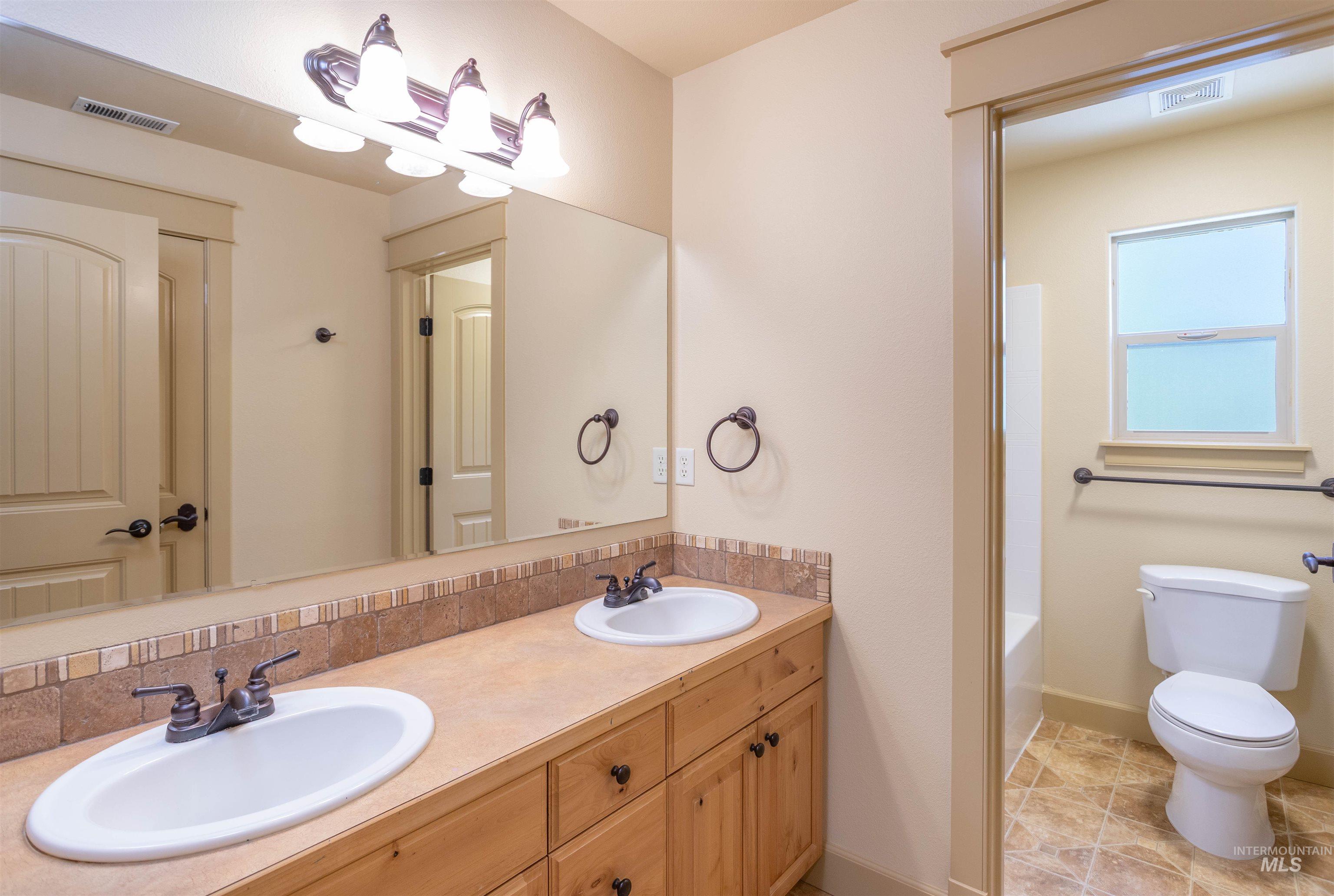 2517 E Nakano Dr Property Photo 28