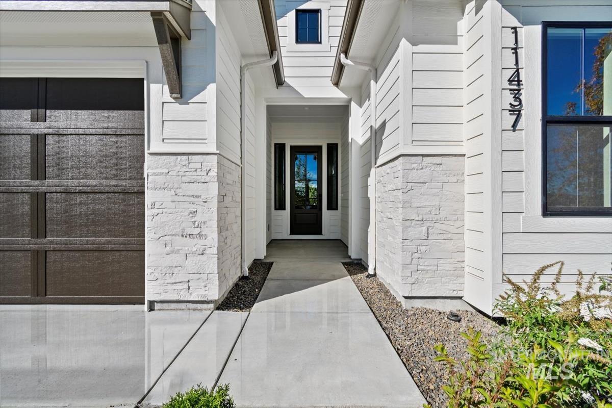 7353 Powell Pl. Property Photo 4