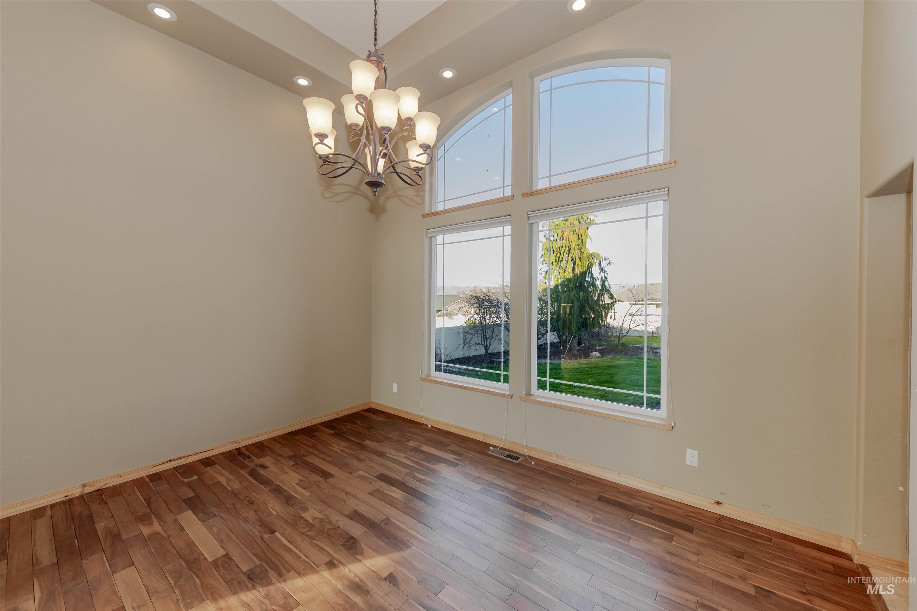 7591 Pheasant Chase Drive Property Photo 5