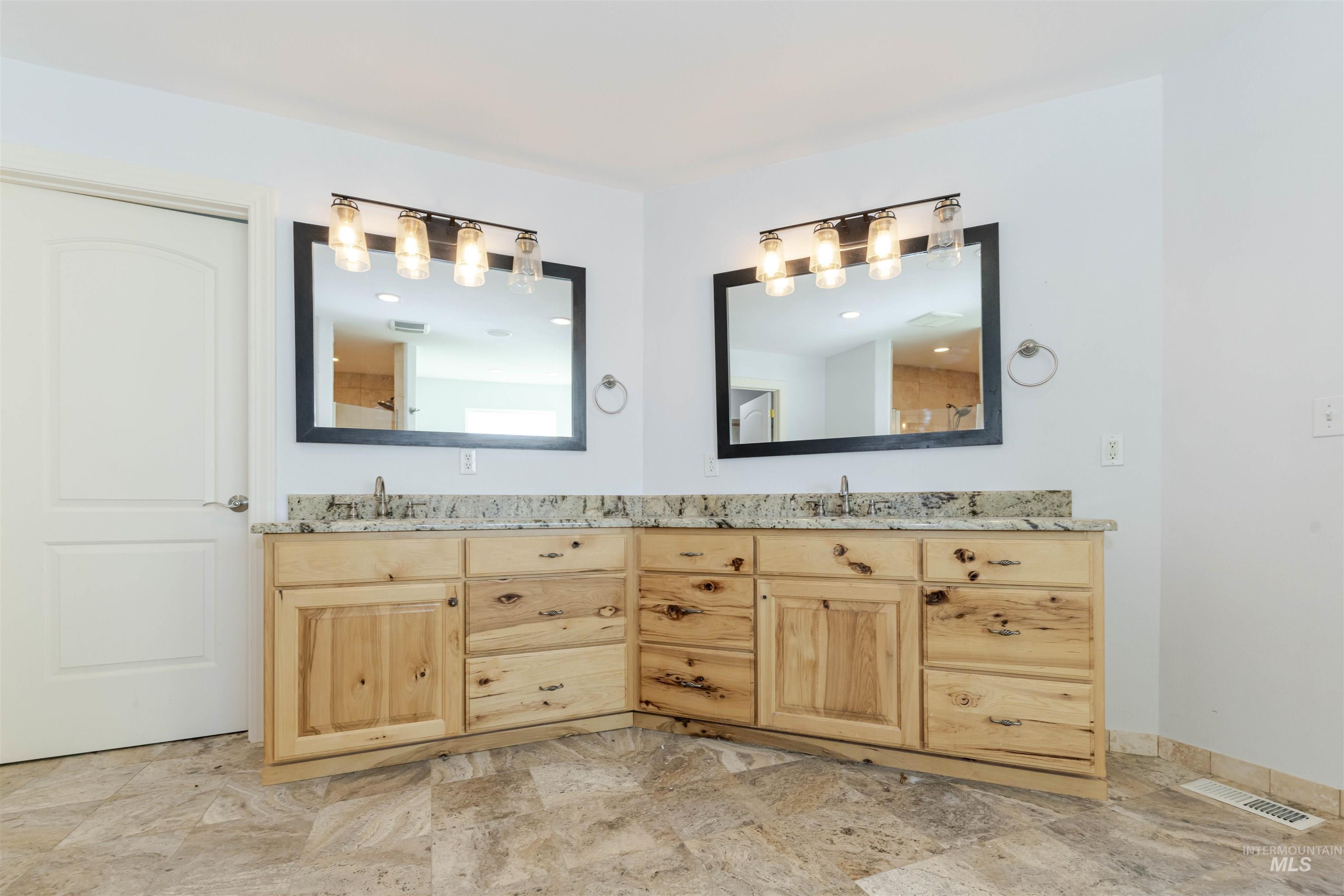 7591 Pheasant Chase Drive Property Photo 21