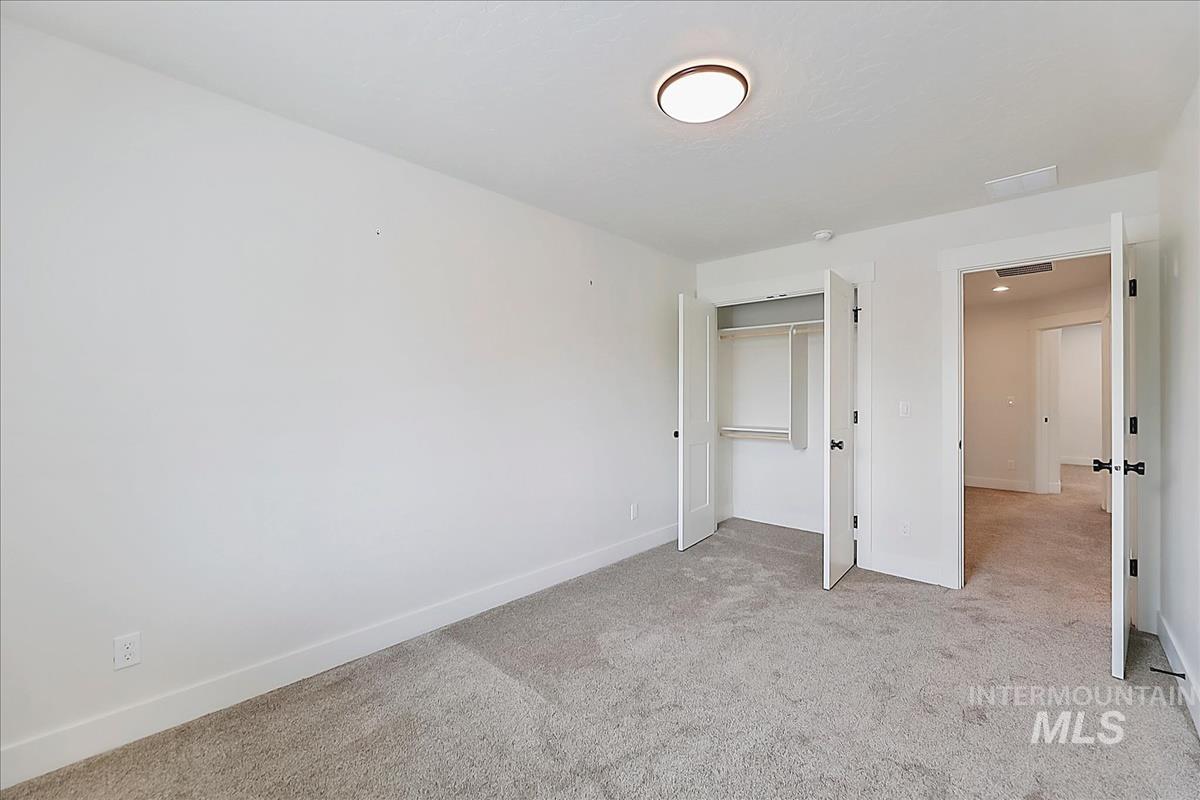 212 3rd St Property Photo 15