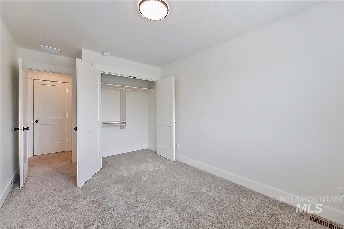 212 3rd St Property Photo 18