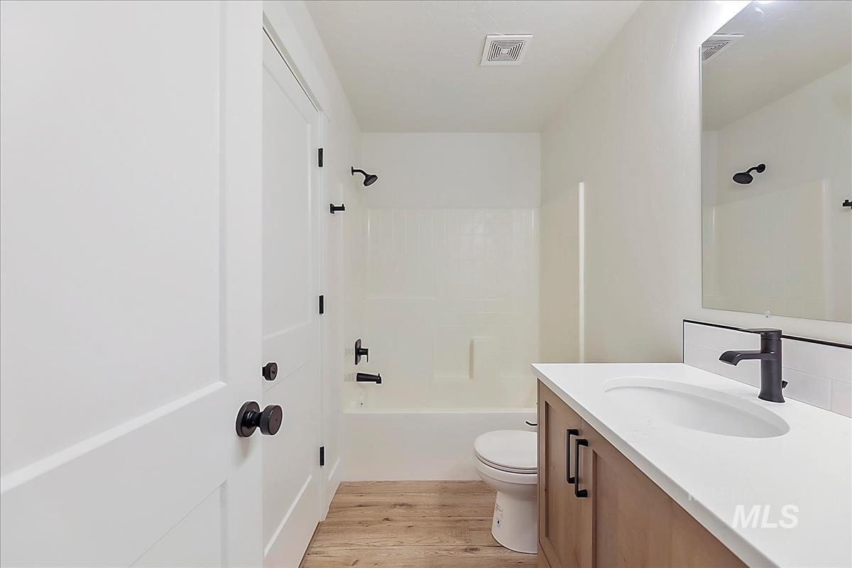 212 3rd St Property Photo 19