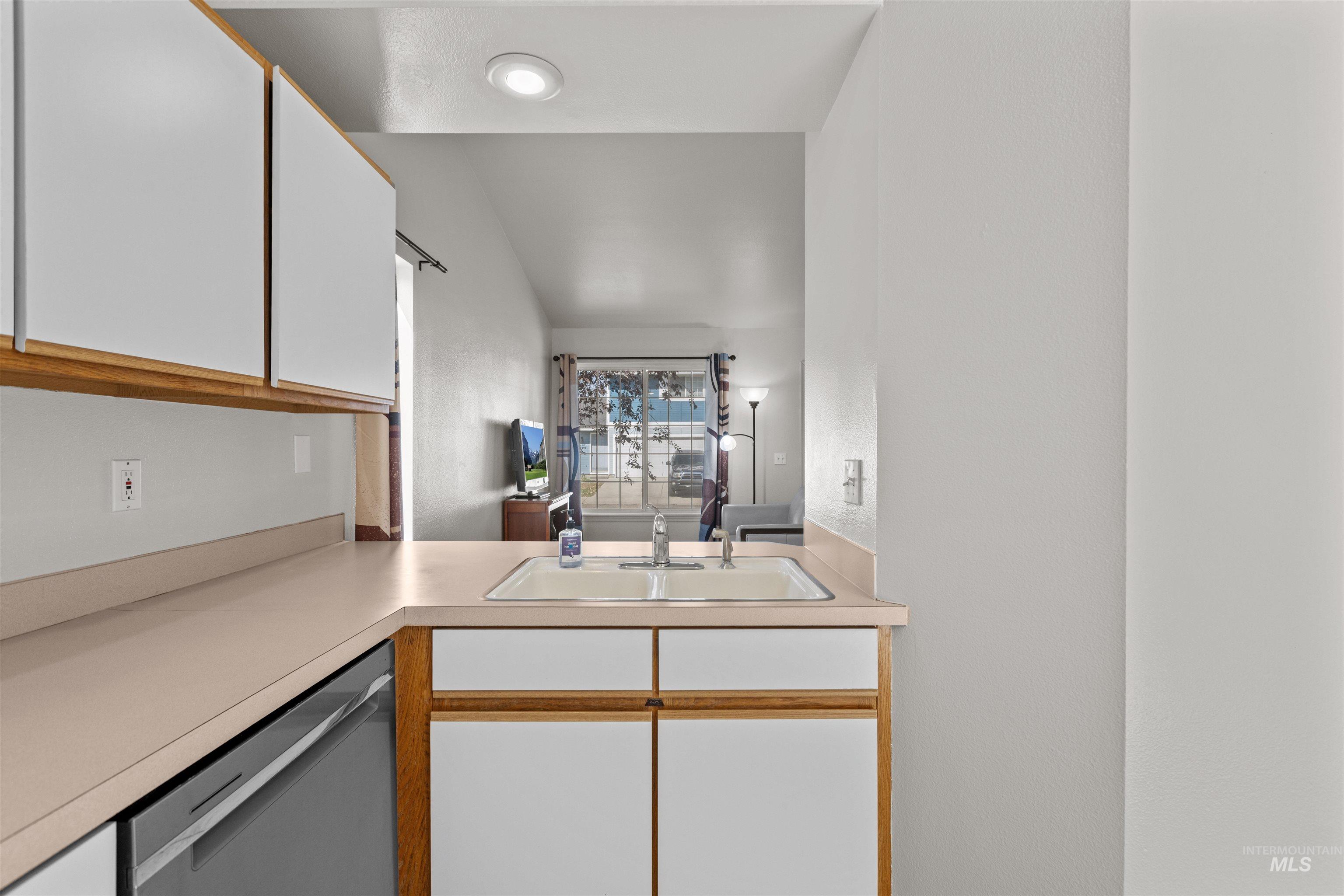 3404 S Poco Loco Property Photo 9