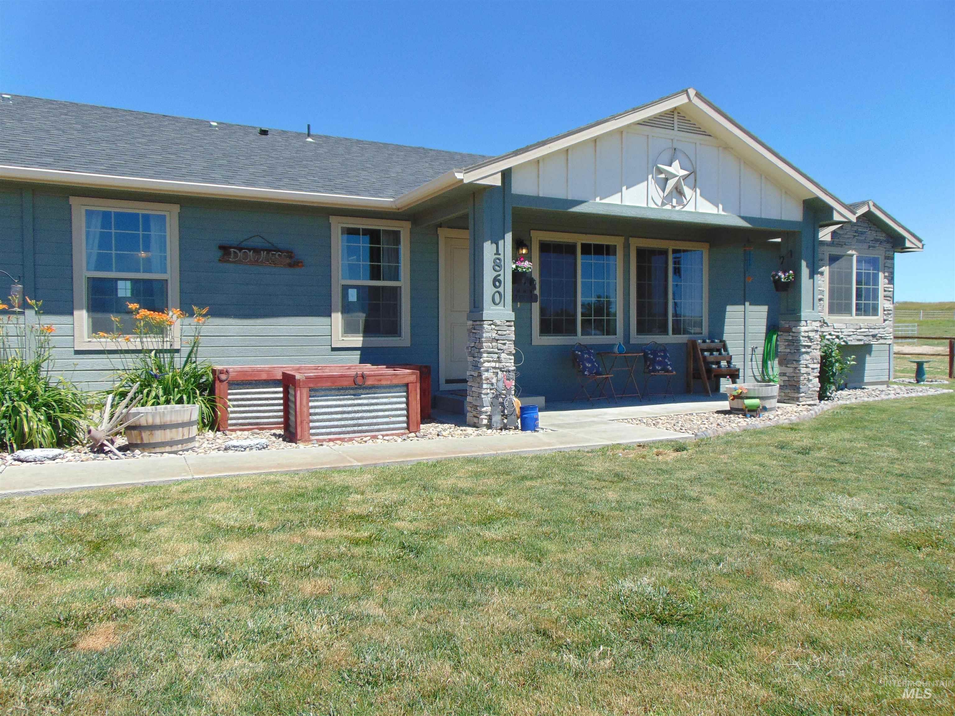 1860 Graham Blvd. Property Photo 1