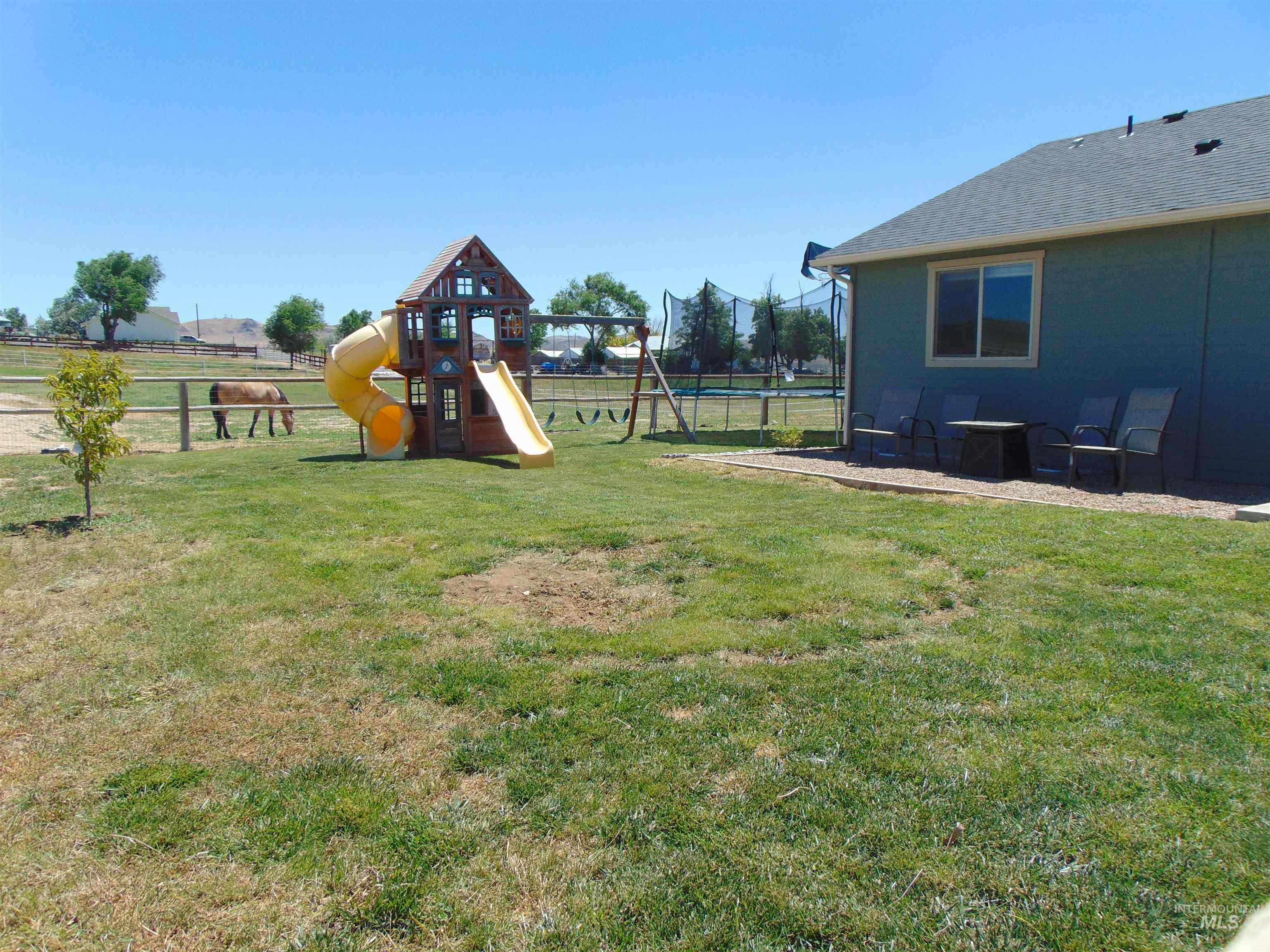 1860 Graham Blvd. Property Photo 6