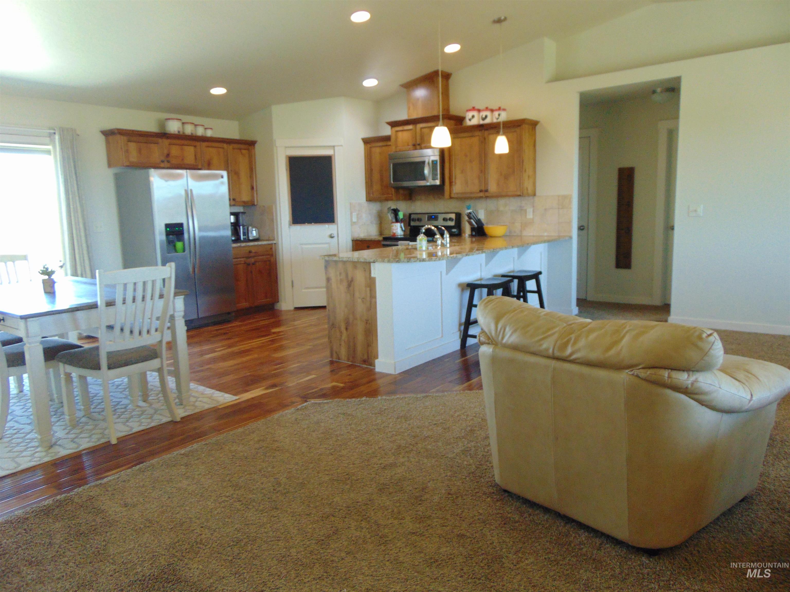 1860 Graham Blvd. Property Photo 9