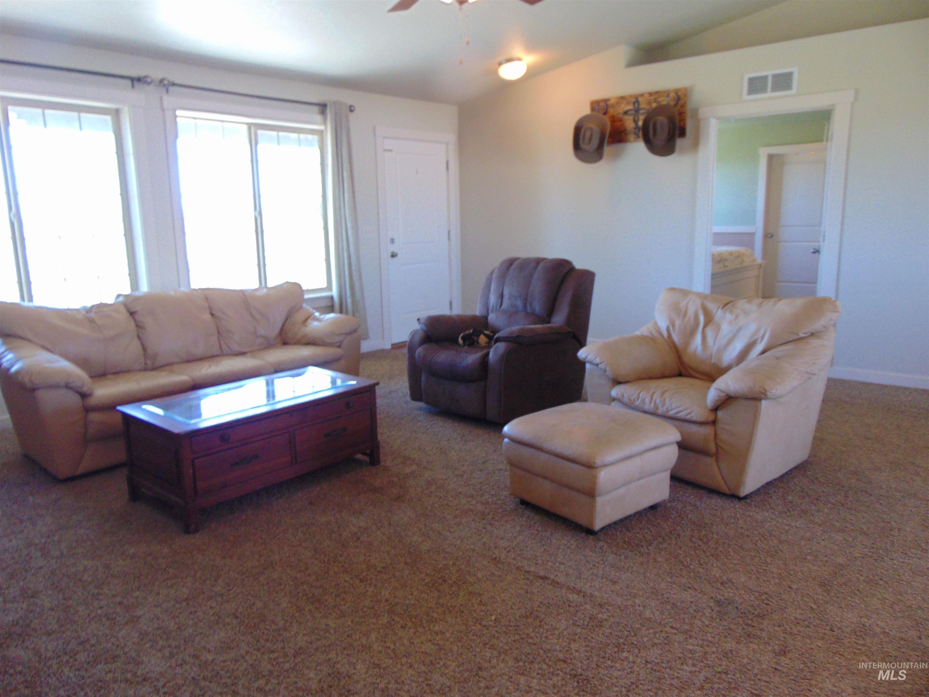 1860 Graham Blvd. Property Photo 10
