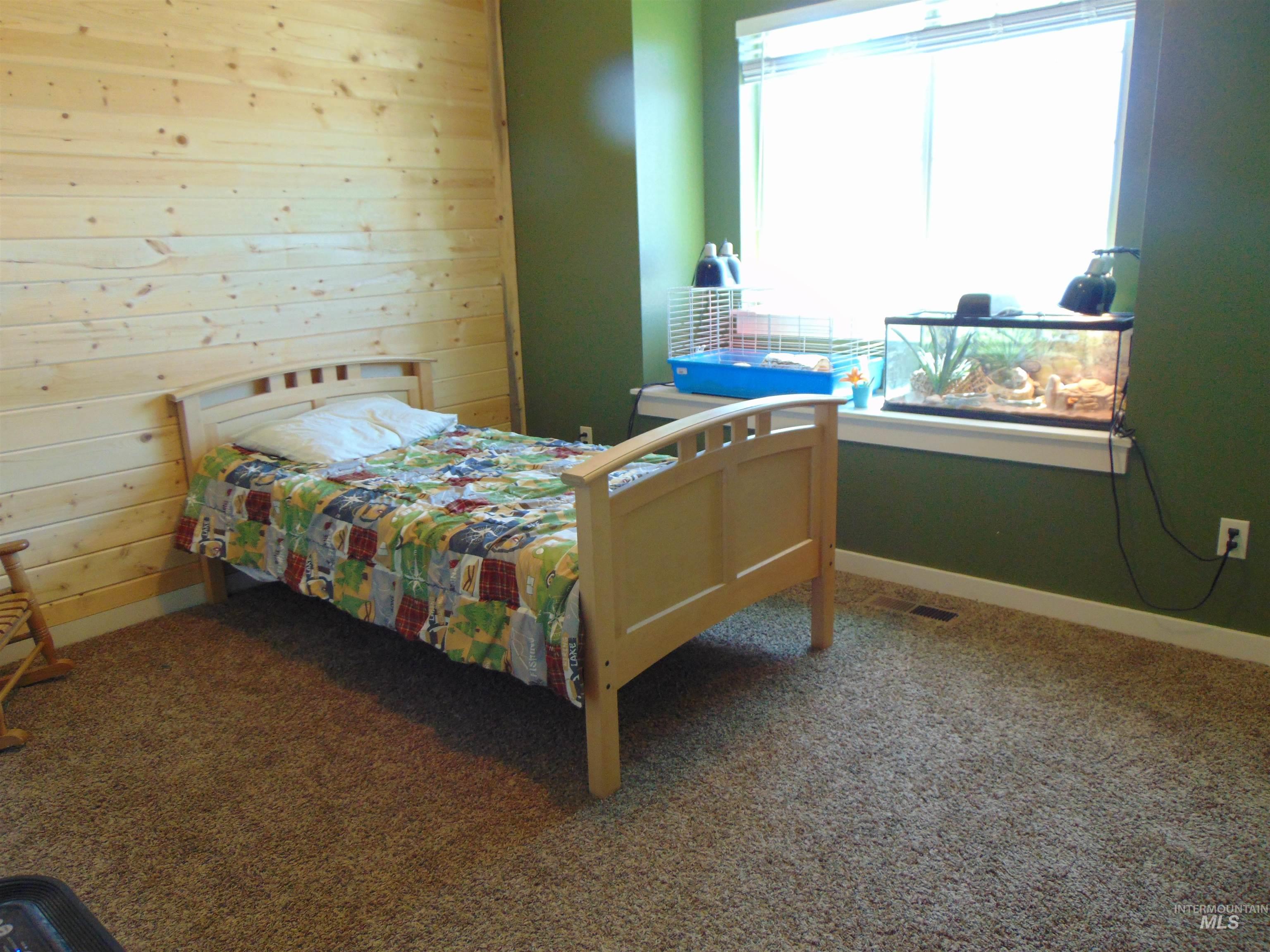 1860 Graham Blvd. Property Photo 15