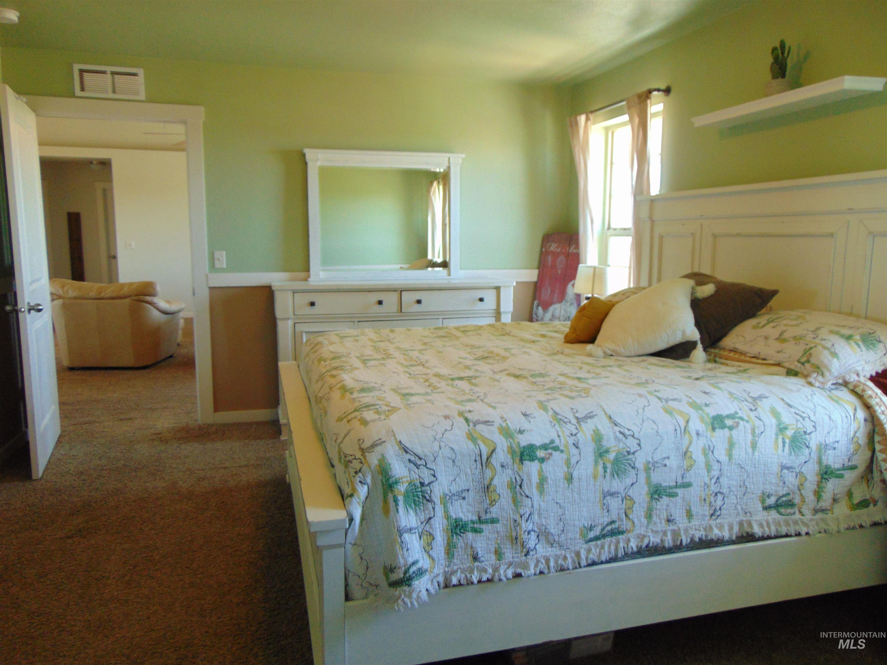 1860 Graham Blvd. Property Photo 21