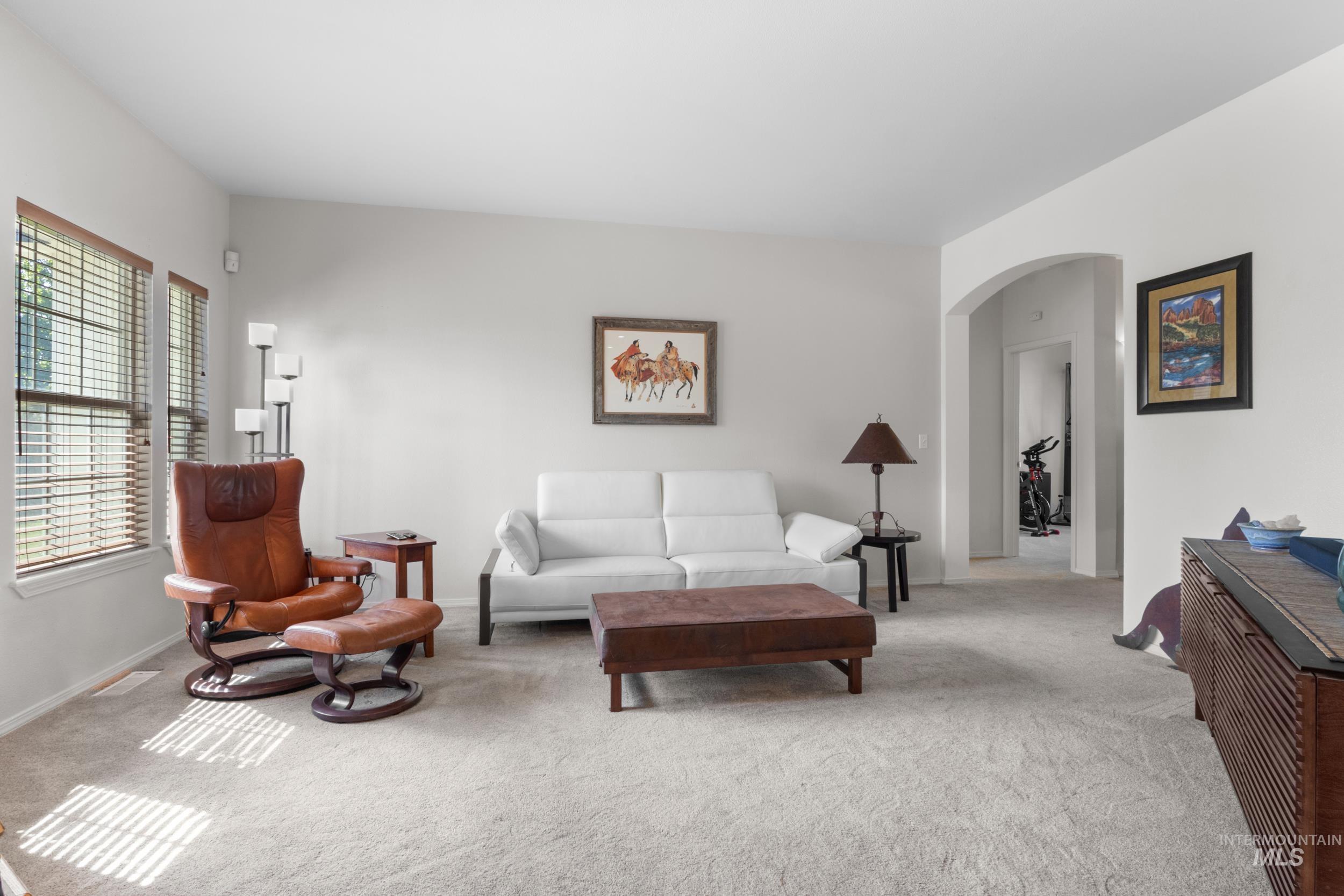 2548 N Monaco Way Property Photo 8