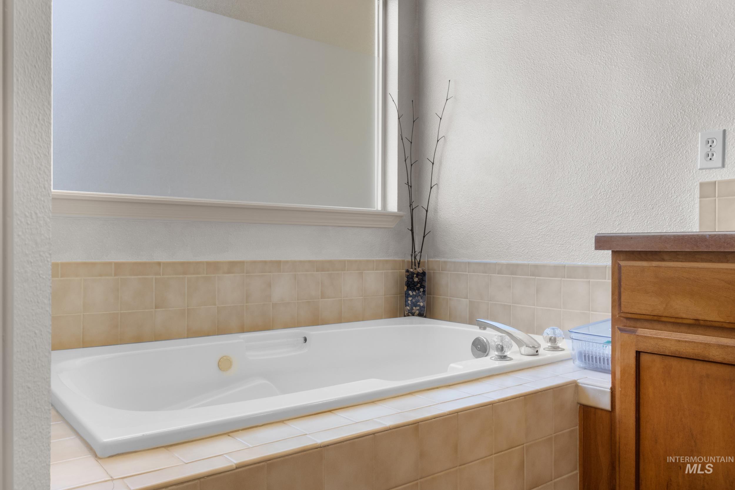 2548 N Monaco Way Property Photo 20