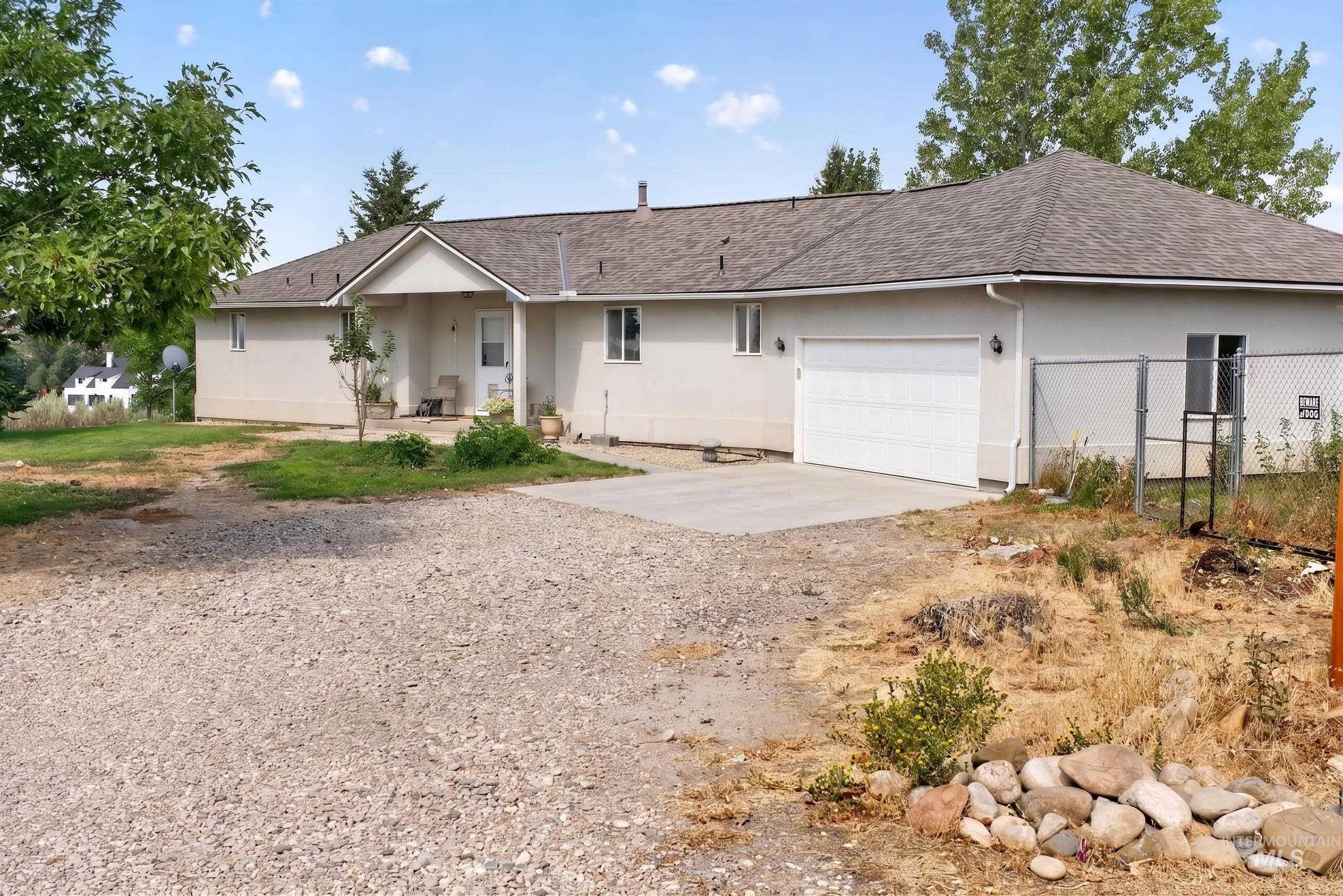 334 E Danskin Dr Property Photo 2
