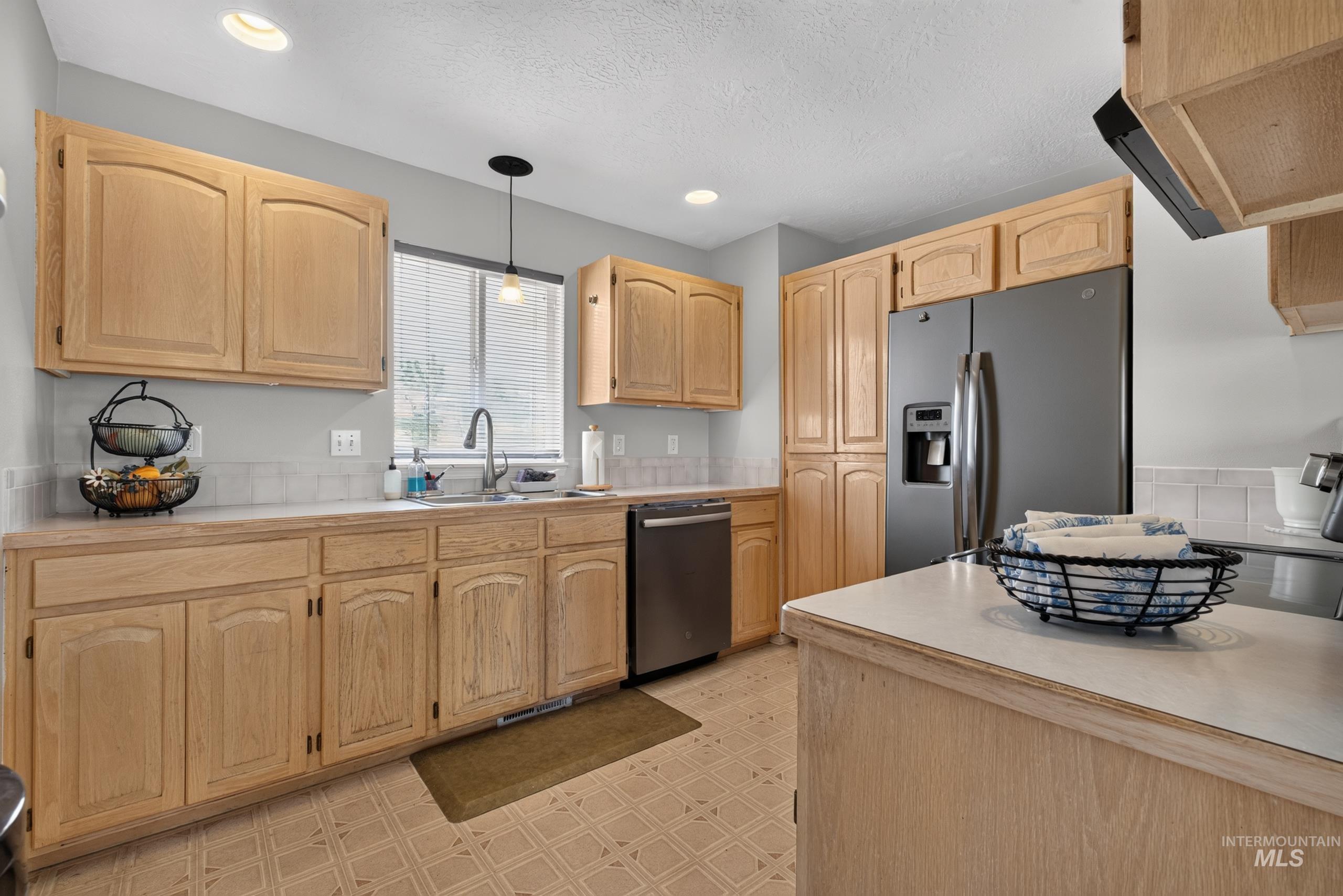 334 E Danskin Dr Property Photo 28