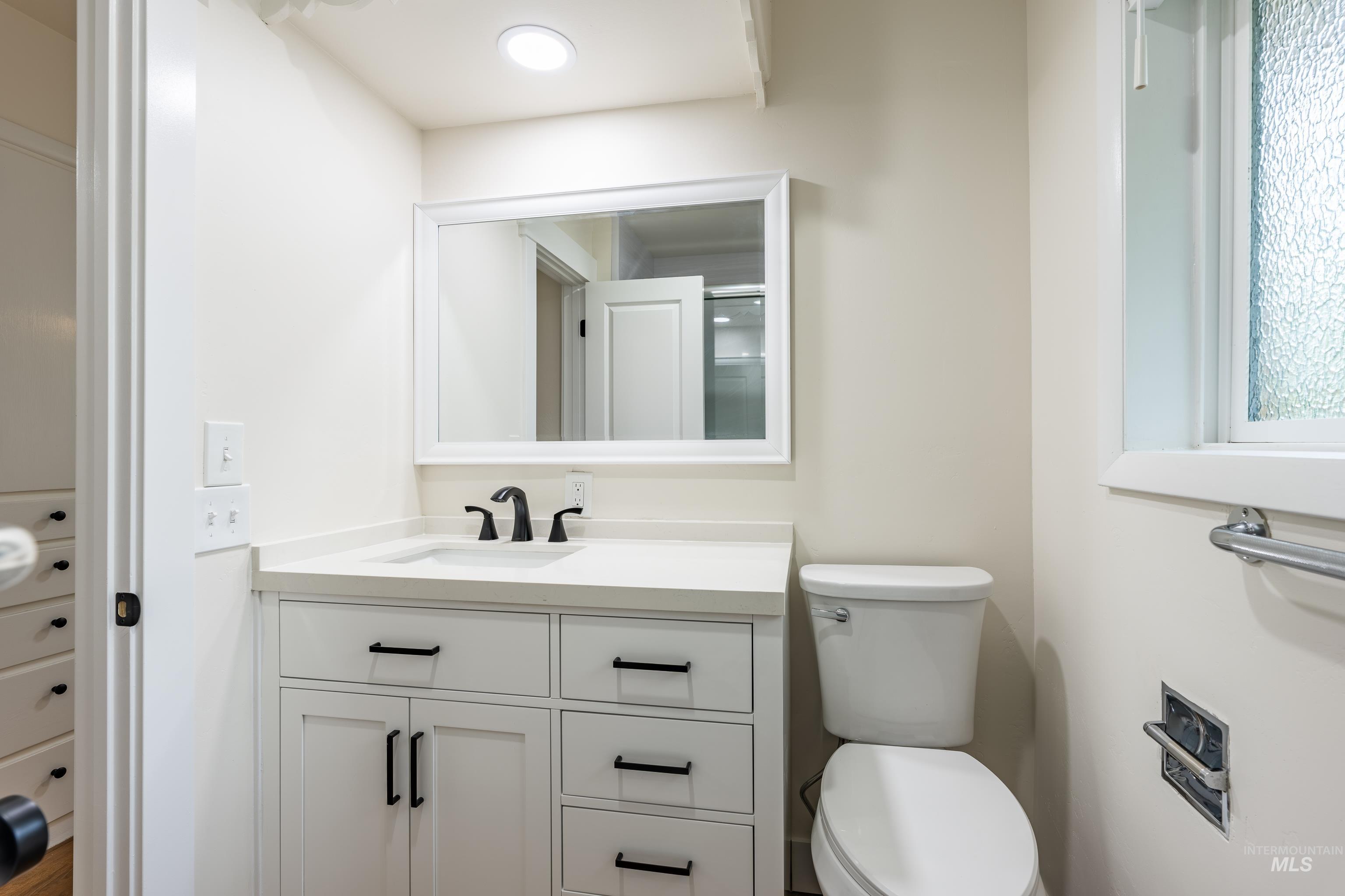 2213 Conant Dr Property Photo 12