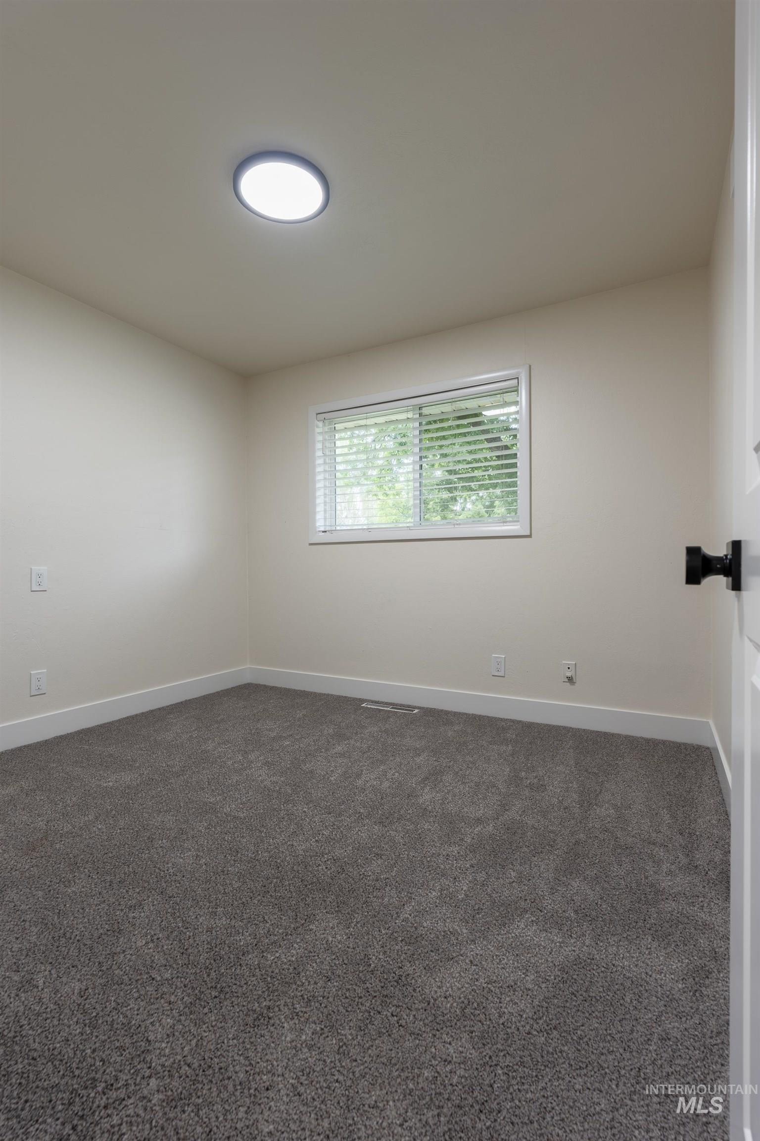 2213 Conant Dr Property Photo 15