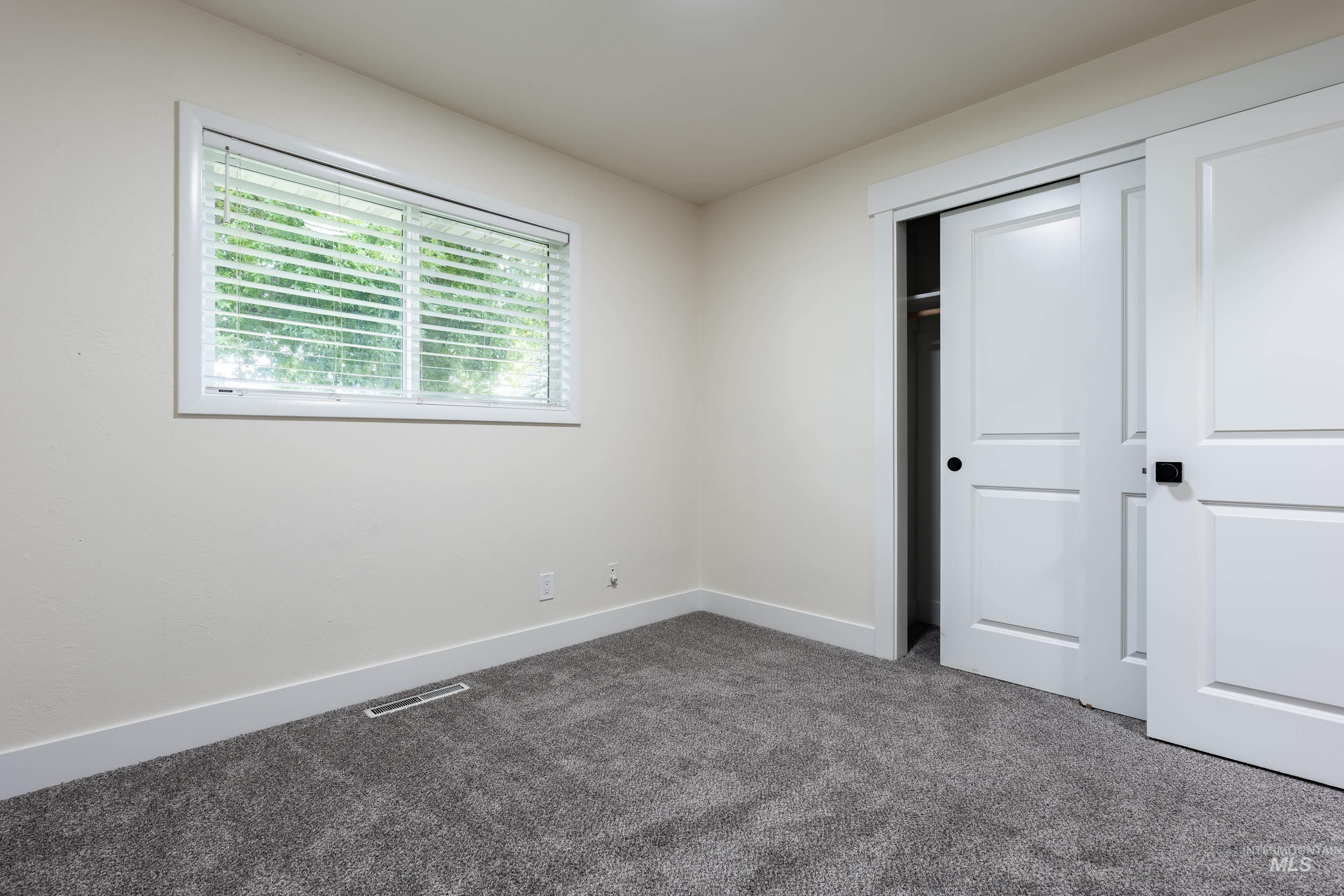 2213 Conant Dr Property Photo 16