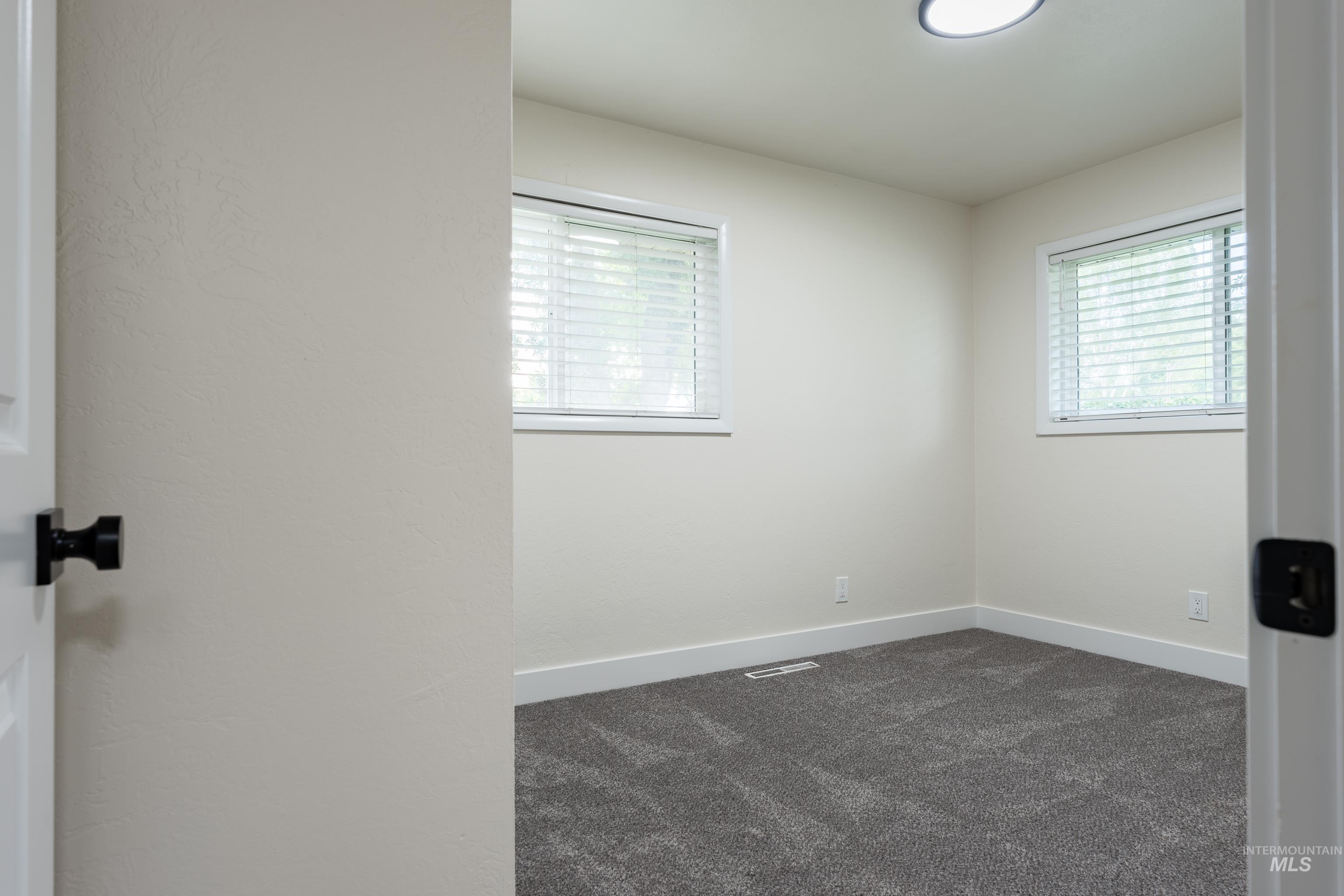 2213 Conant Dr Property Photo 17