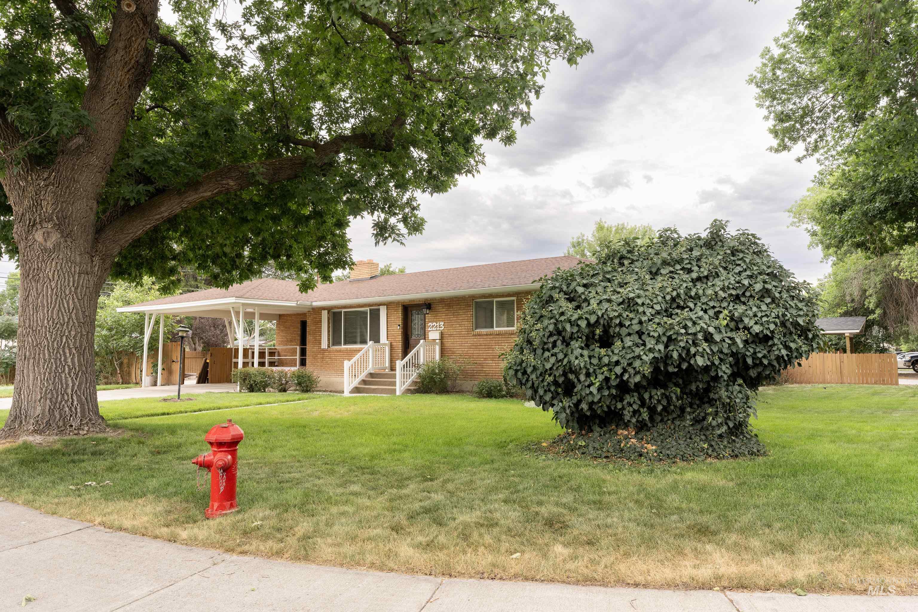 2213 Conant Dr Property Photo 25