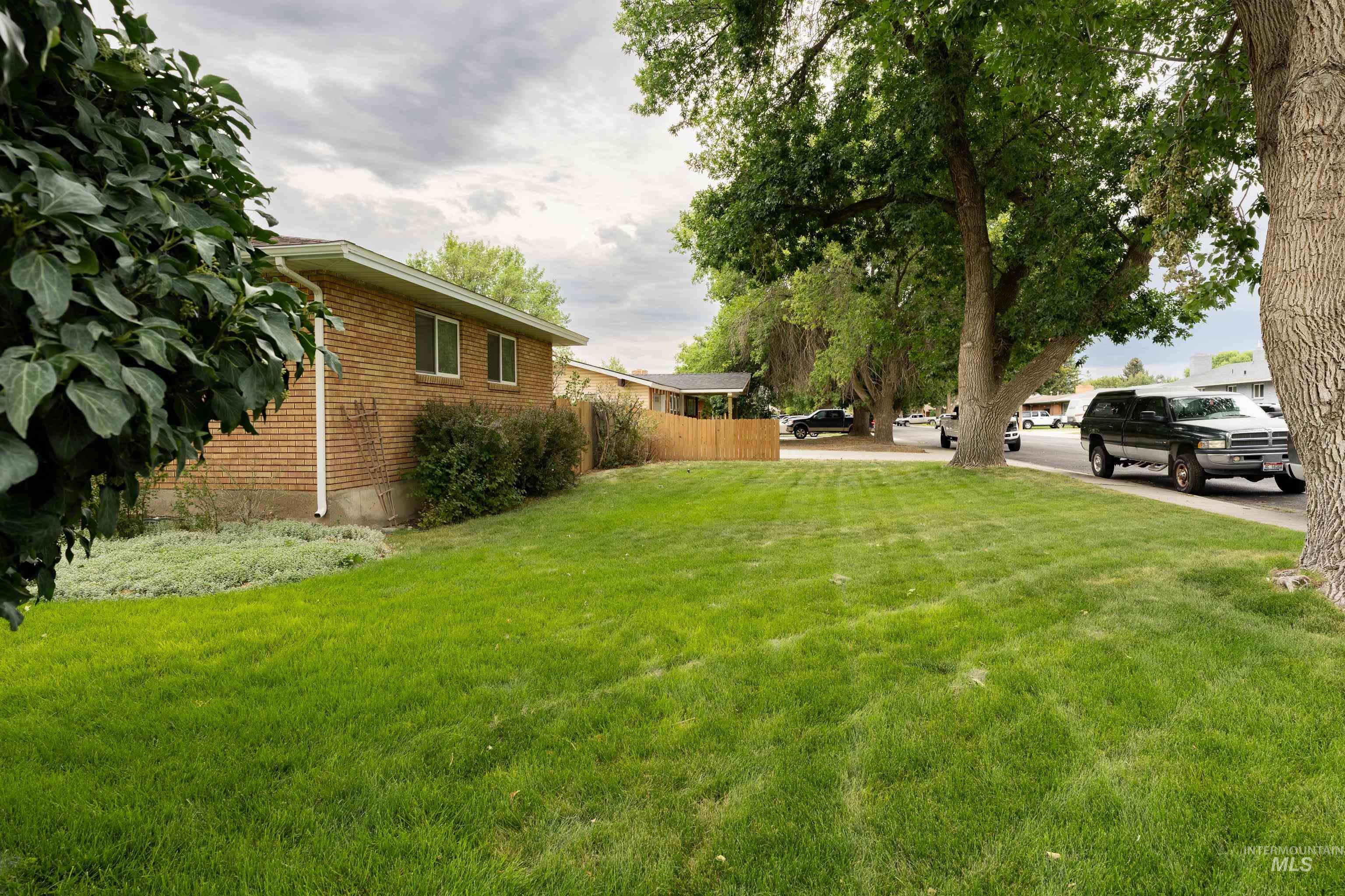 2213 Conant Dr Property Photo 28