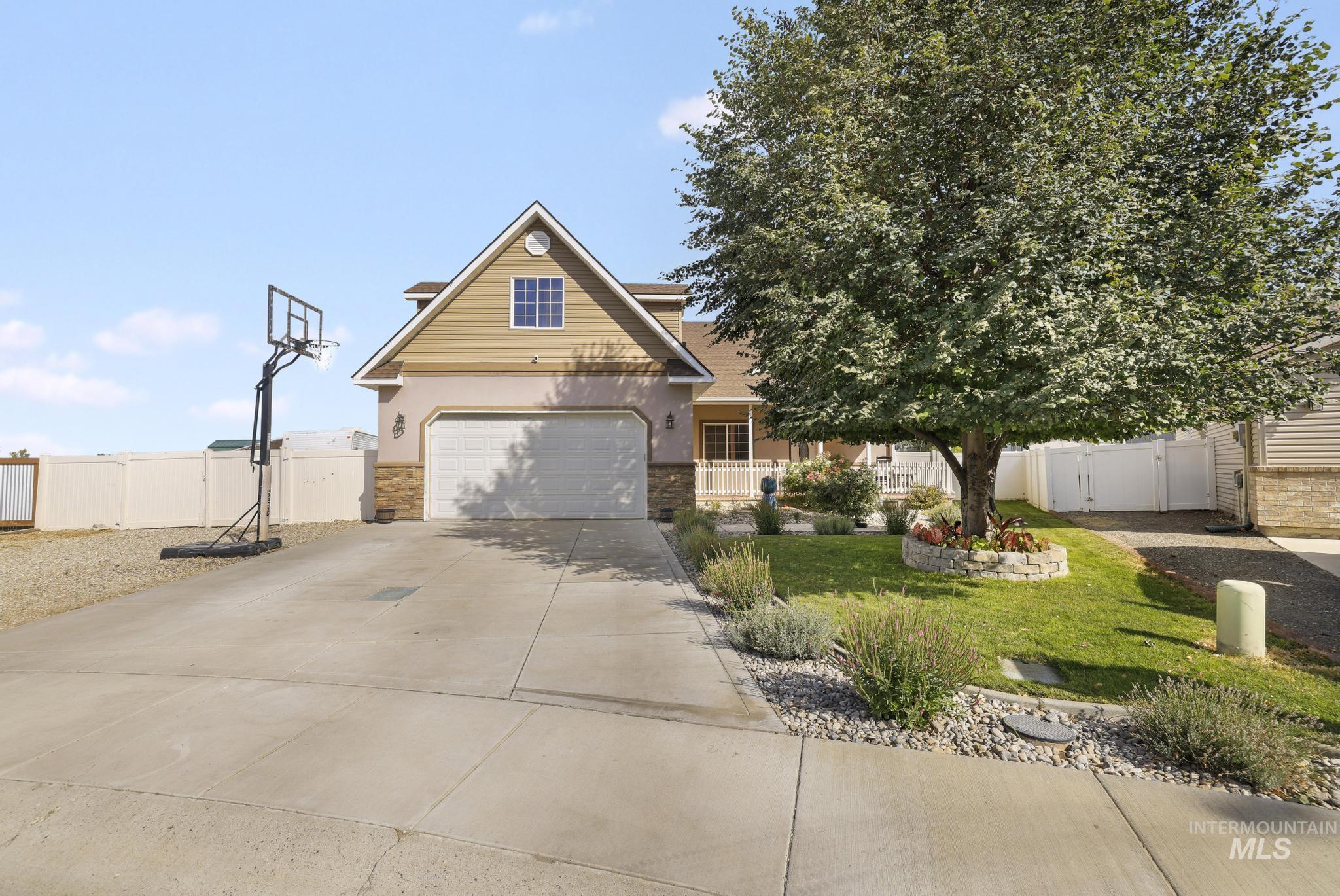 2213 Alex Dr Property Photo 2