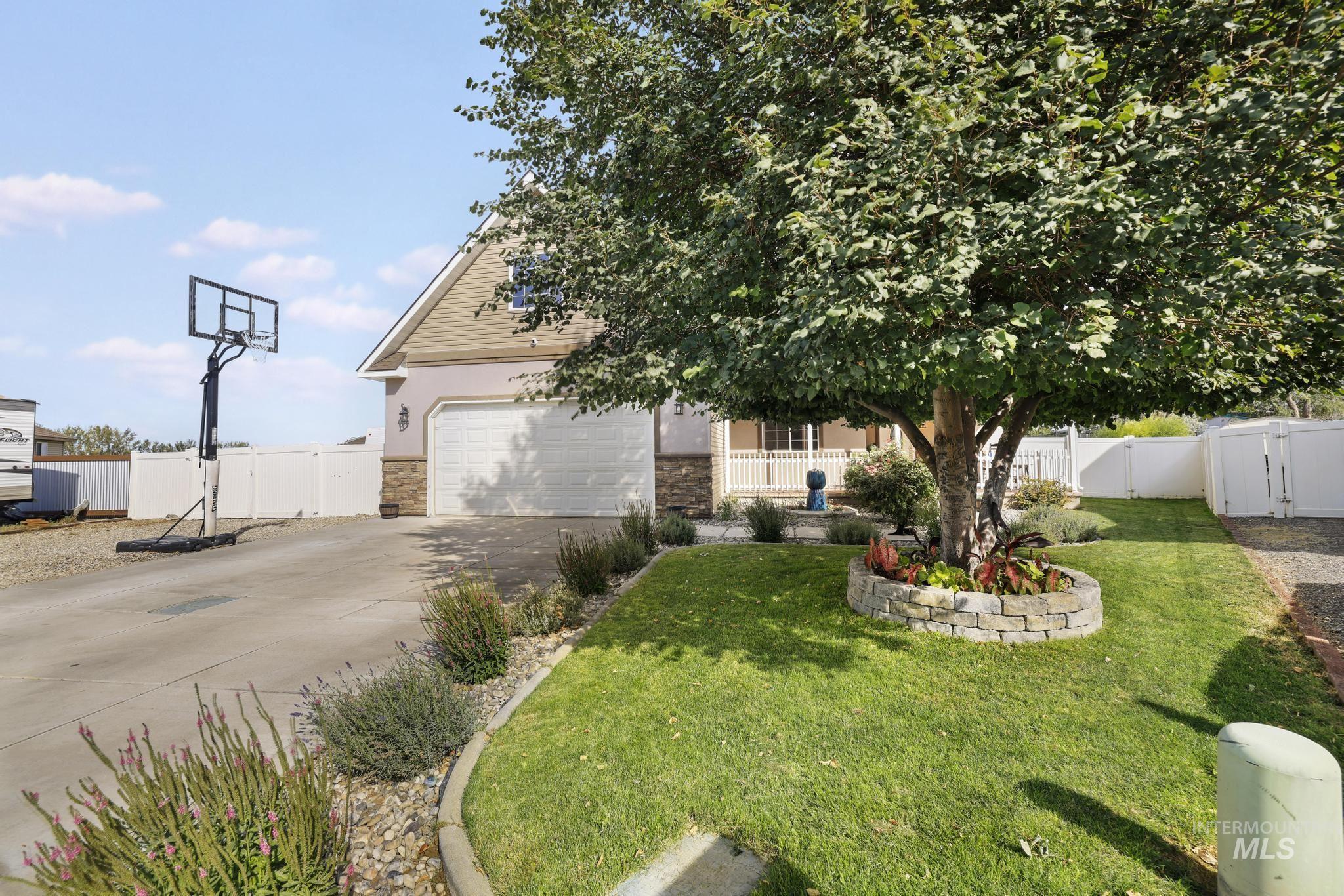 2213 Alex Dr Property Photo 4