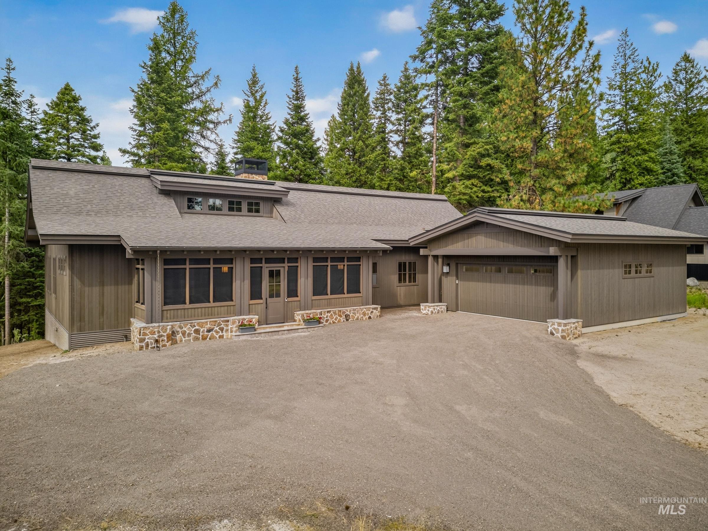 16 Vernon Ct. Property Photo 1