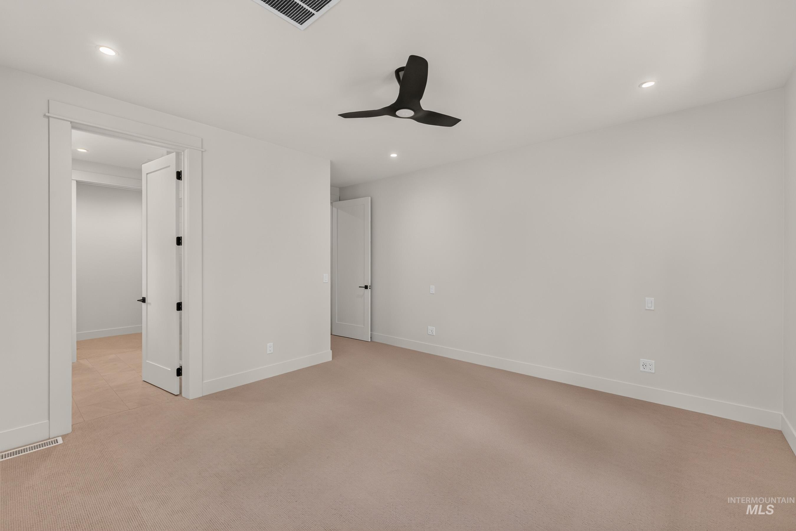 16 Vernon Ct. Property Photo 34