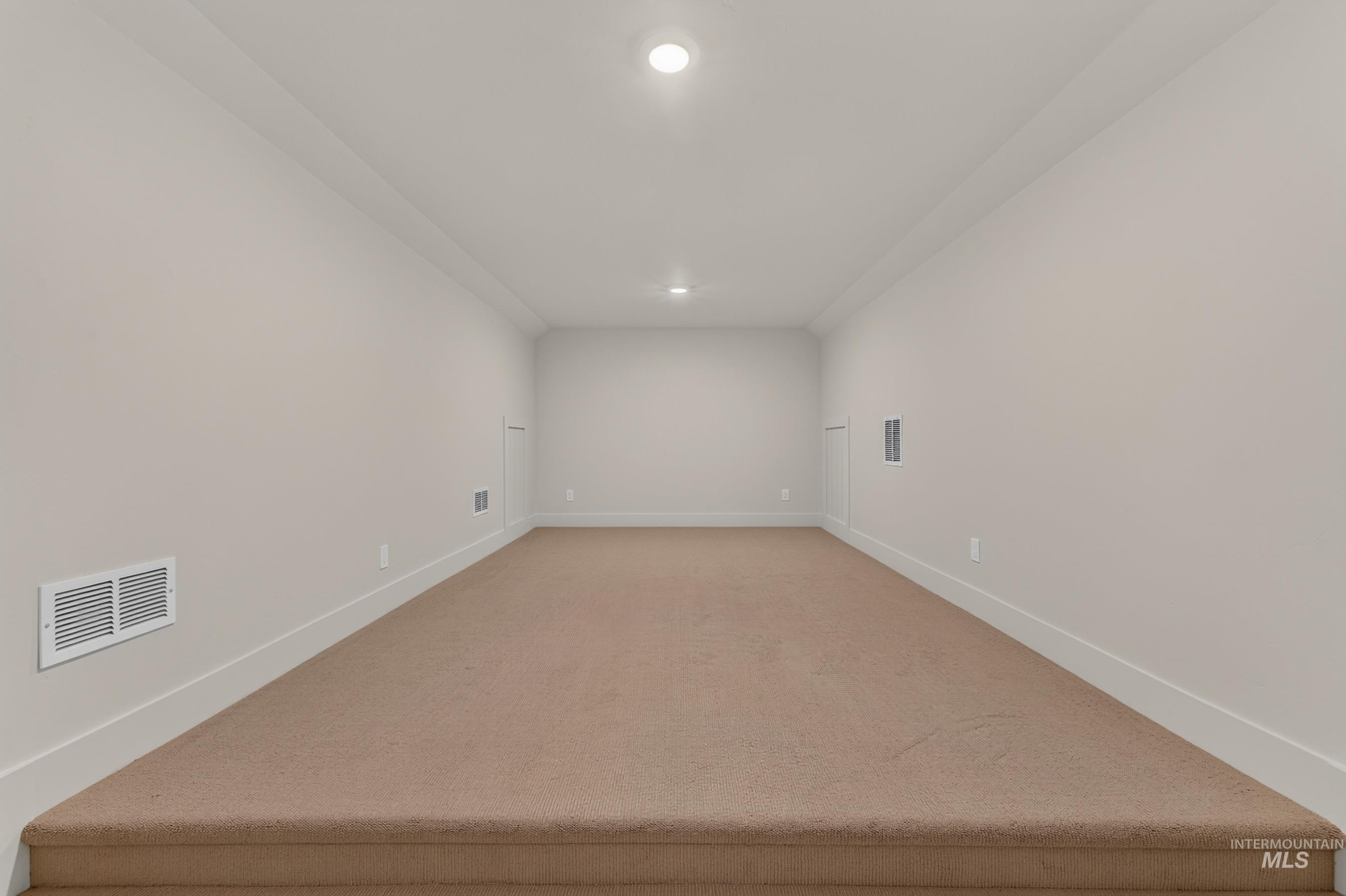 16 Vernon Ct. Property Photo 41