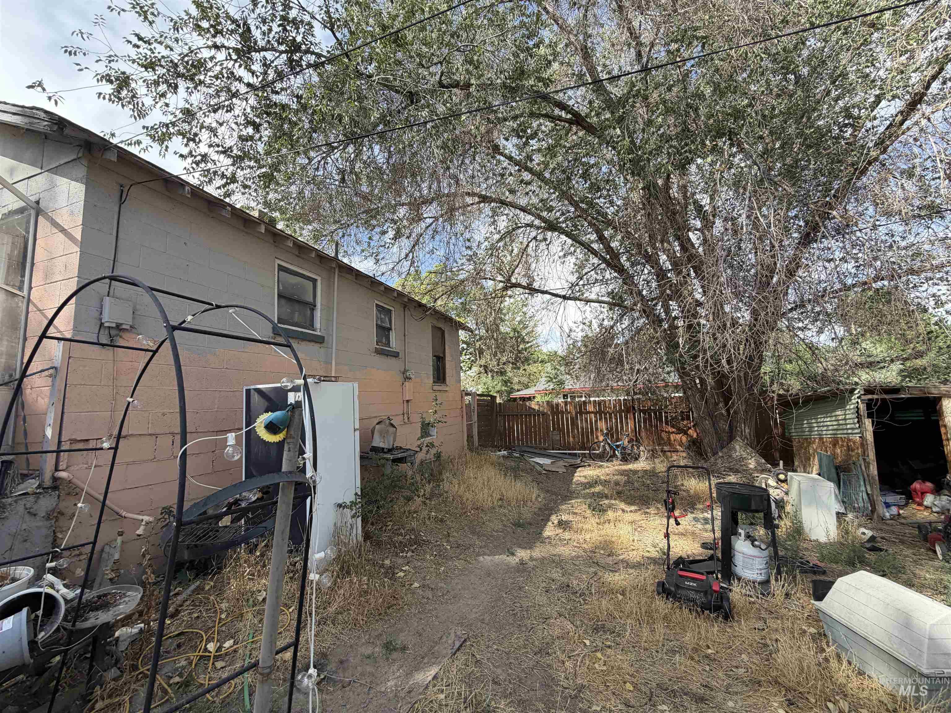 324 5th Ave W Property Photo 14