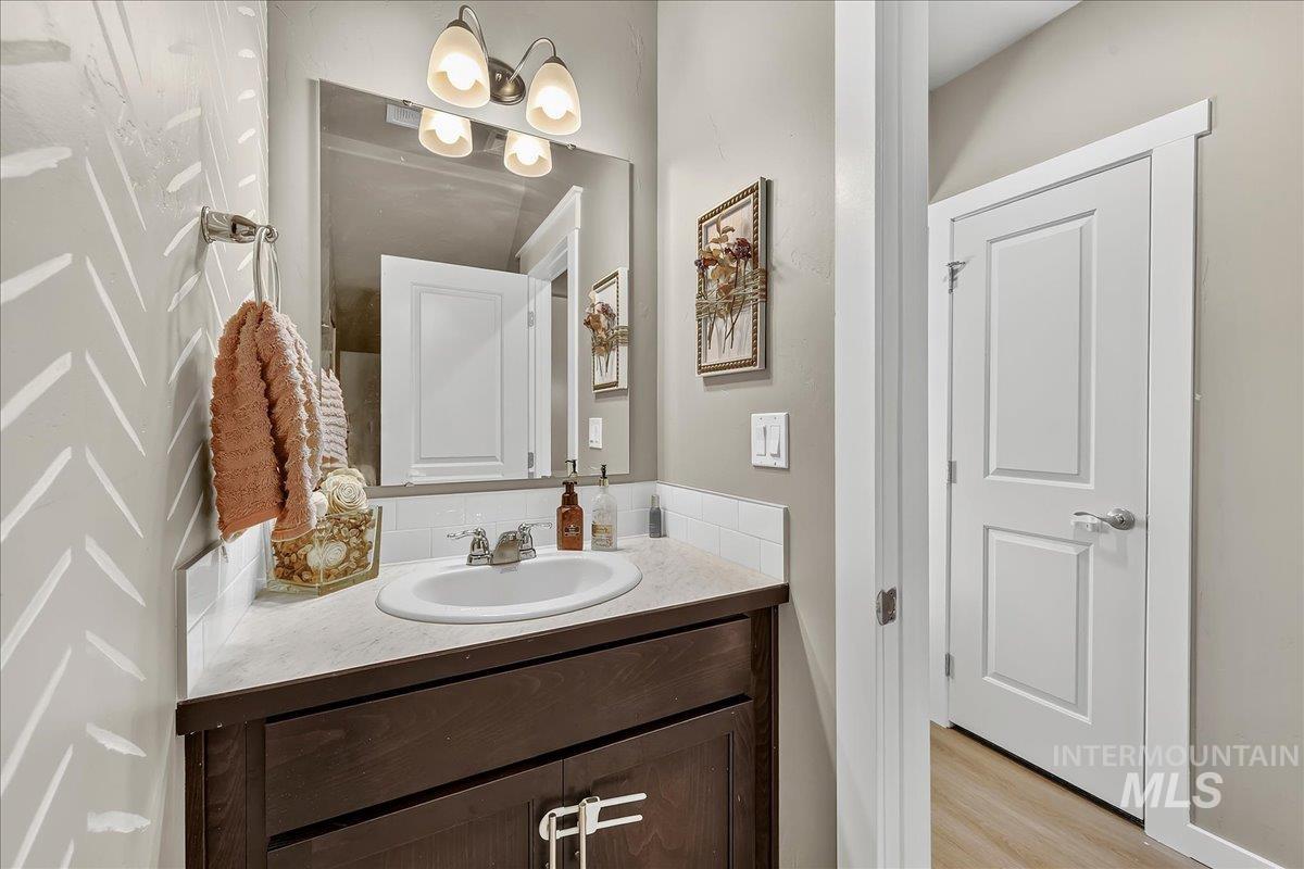 23 N Joseph Dr Property Photo 8