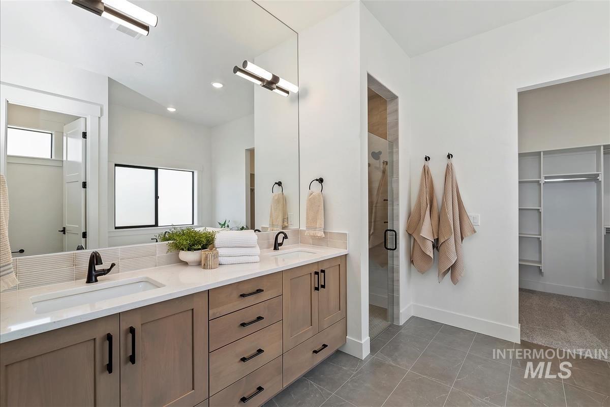 2278 N Palaestra Ave Property Photo 6