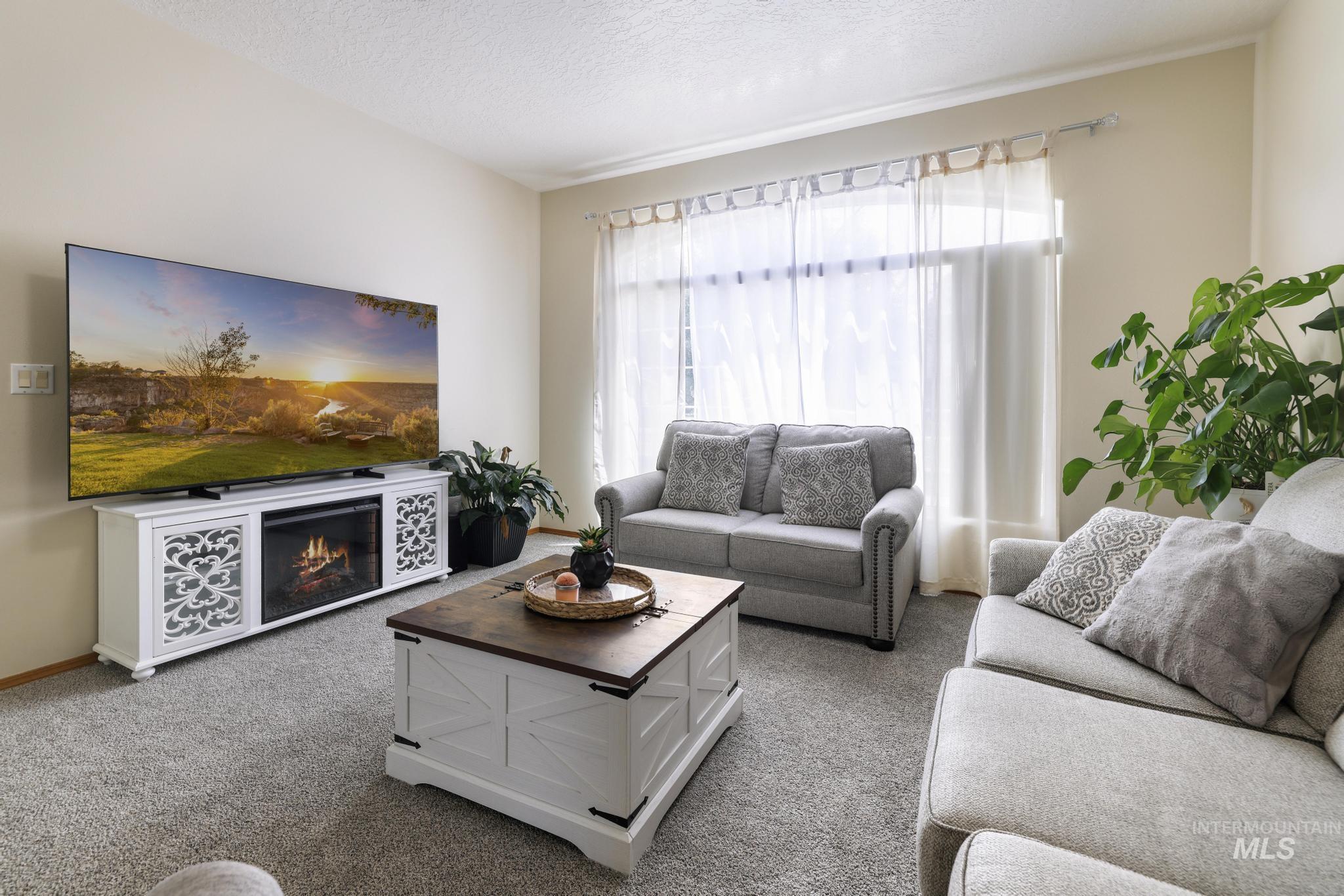 457 Eastgate Dr. Property Photo 6