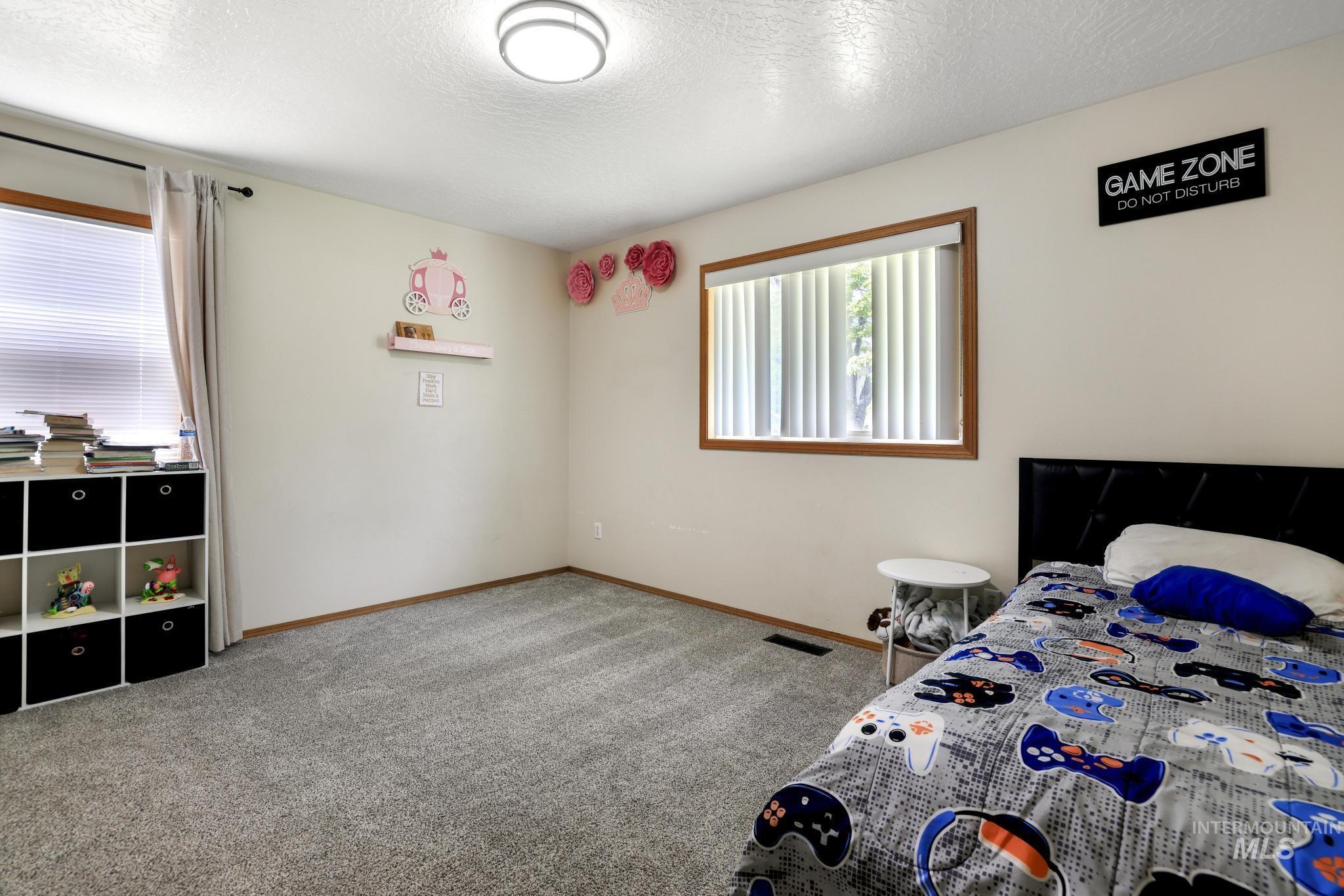 457 Eastgate Dr. Property Photo 9