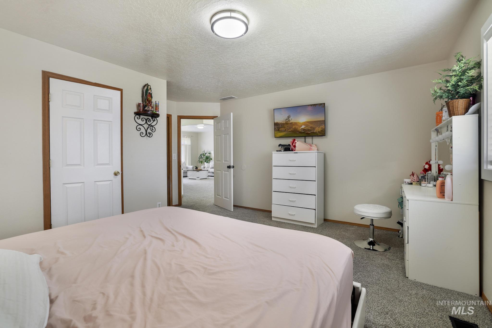 457 Eastgate Dr. Property Photo 11