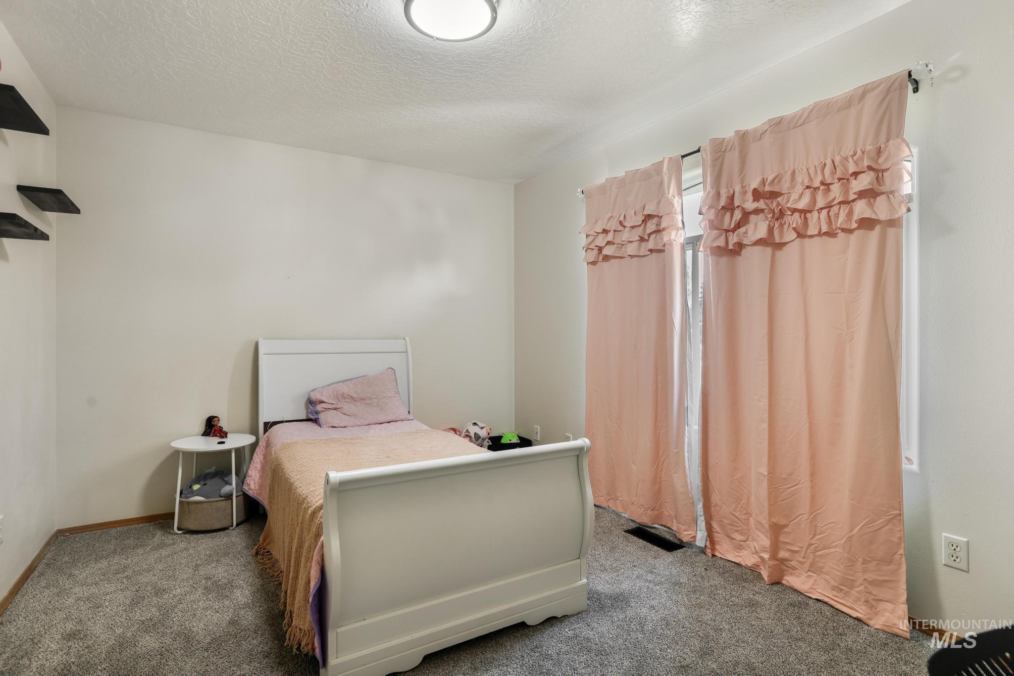 457 Eastgate Dr. Property Photo 12