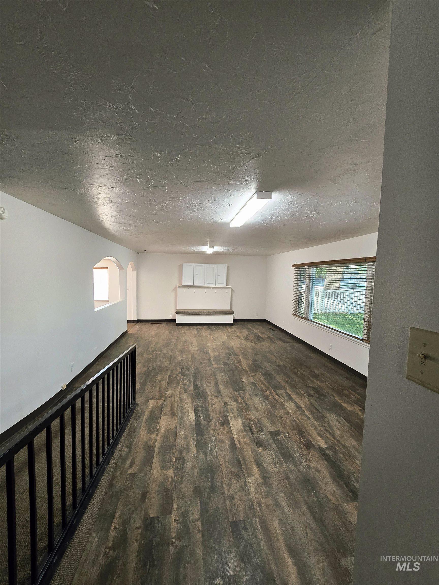 250 E 2nd Ave Property Photo 10