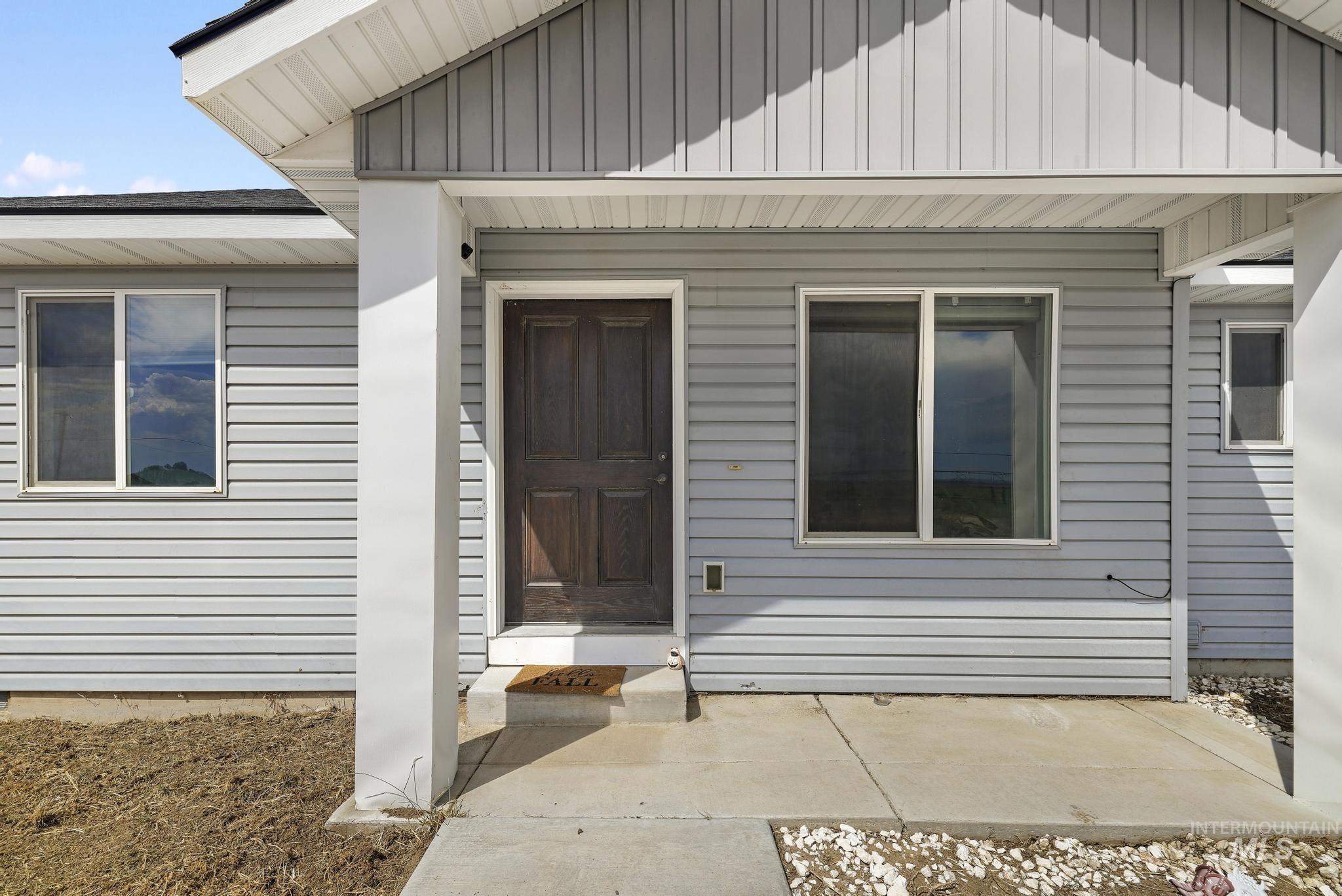 181 Huntly Lane Property Photo 4