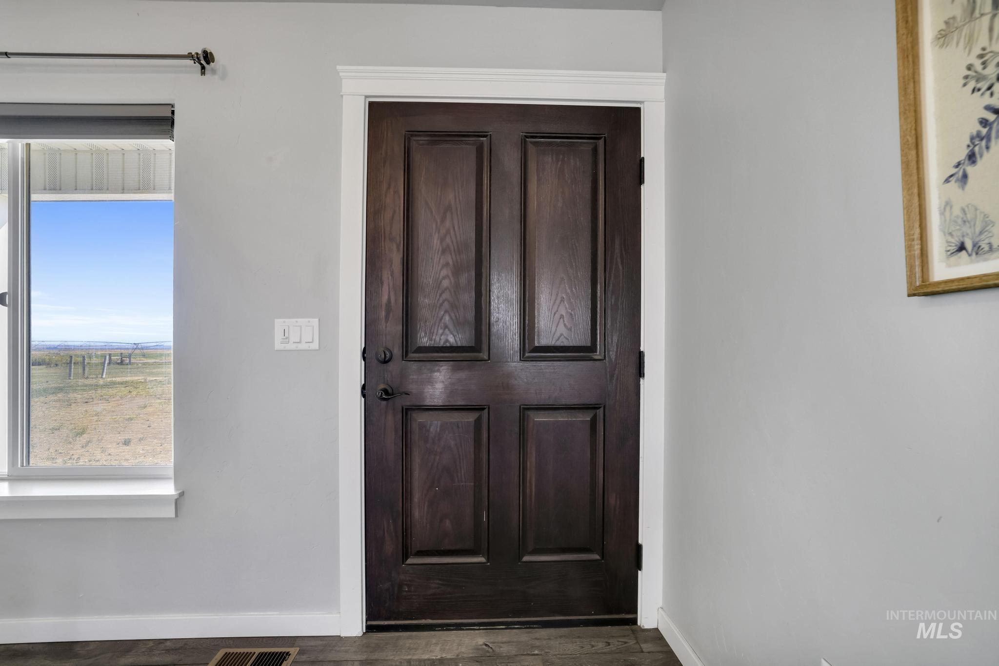 181 Huntly Lane Property Photo 6