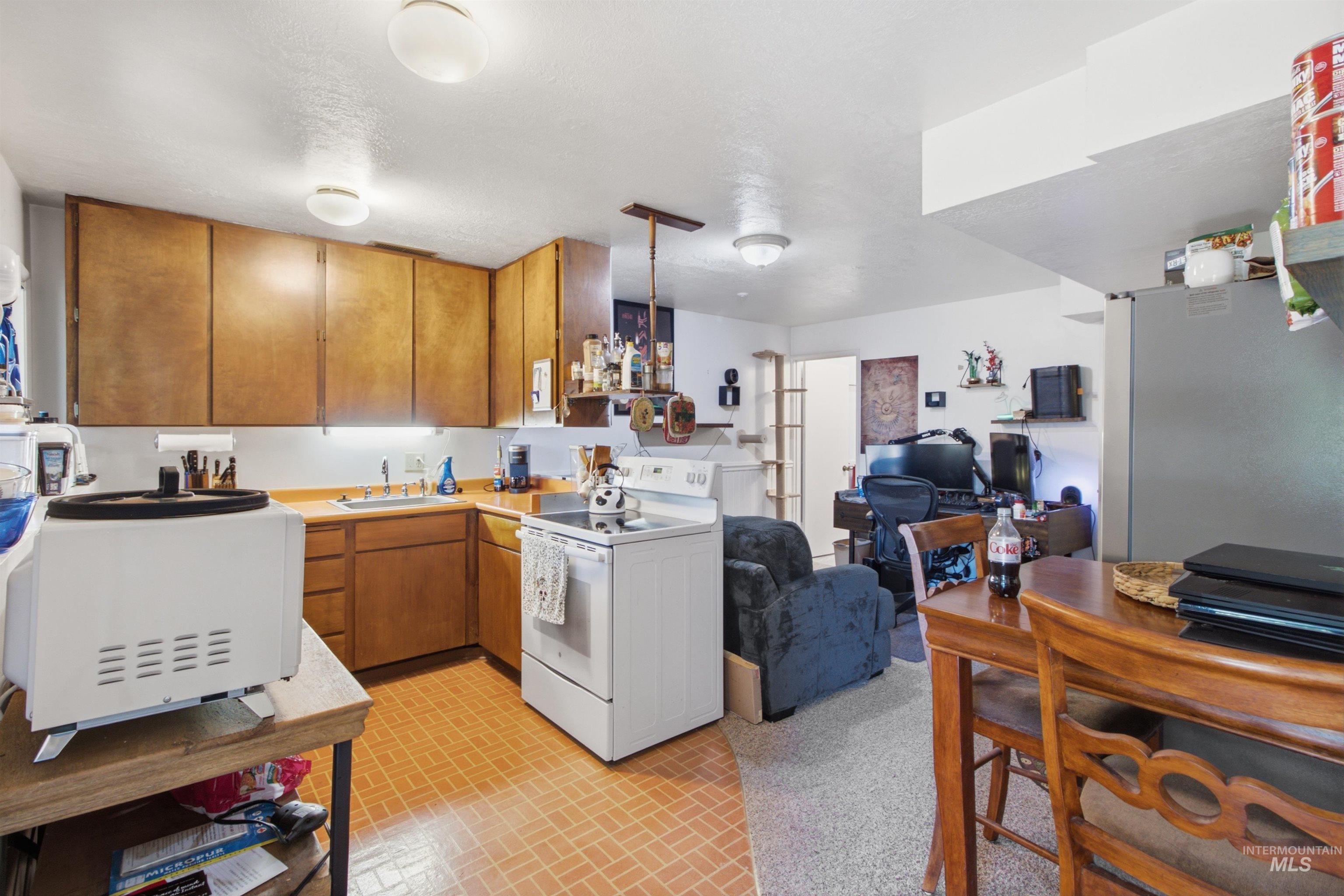 811 N Grant St. Property Photo 37