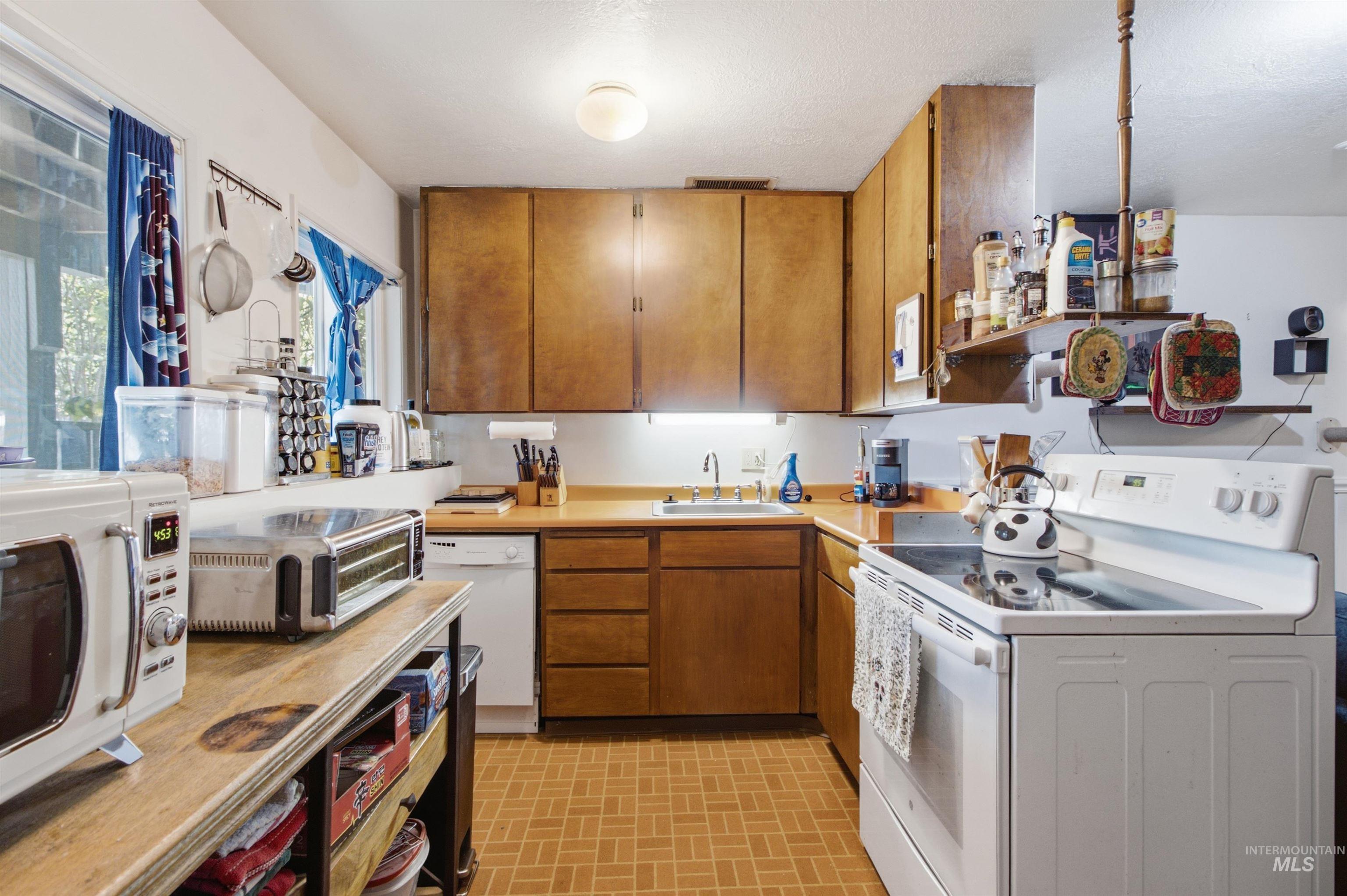 811 N Grant St. Property Photo 38