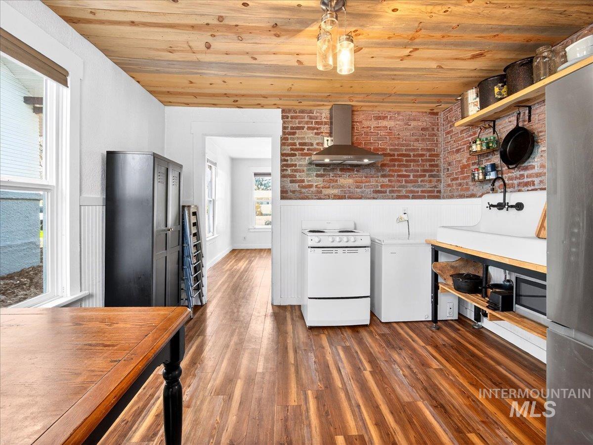 722 S Washington Property Photo 13