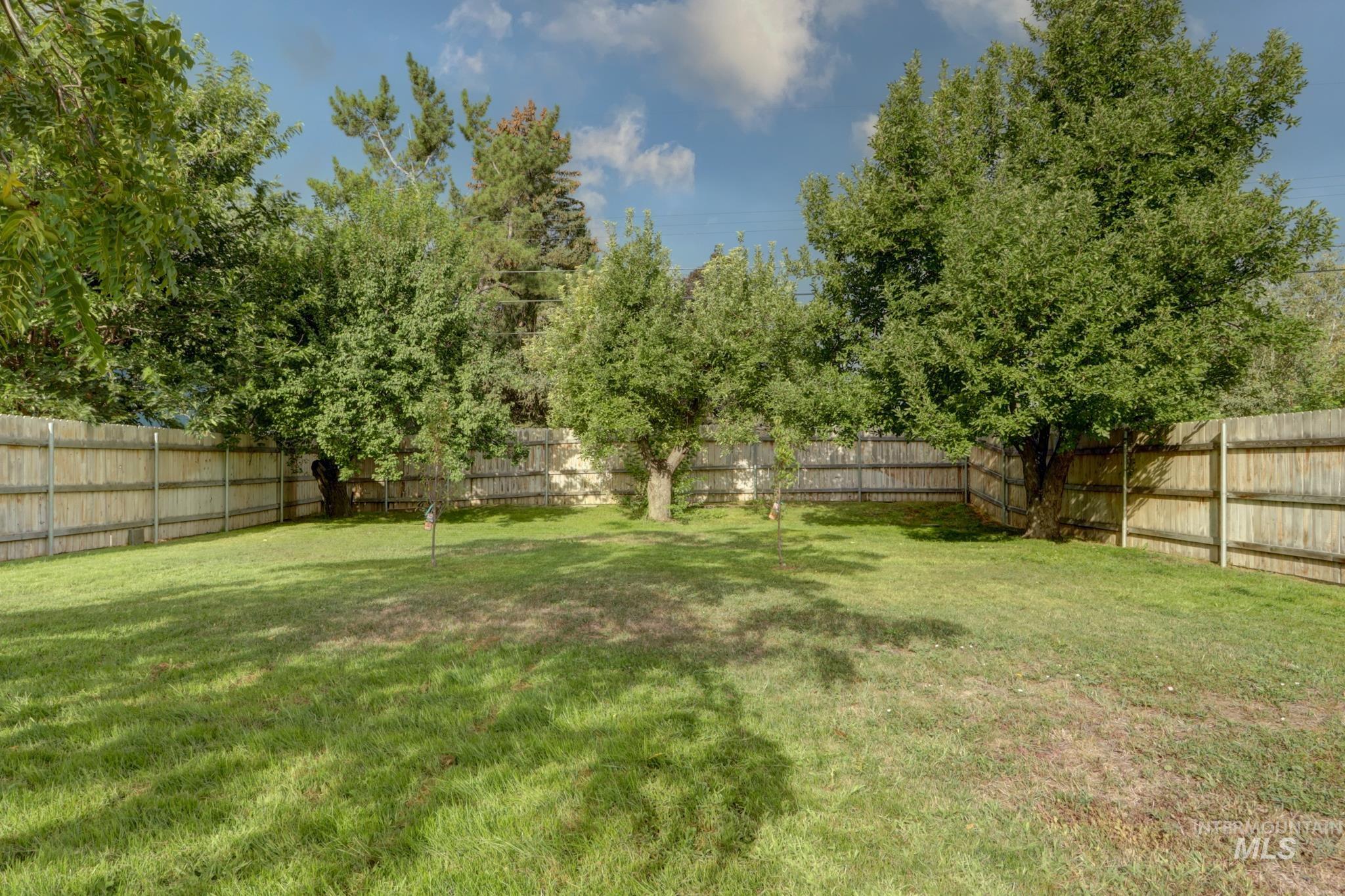 907 S Florence St Property Photo 31